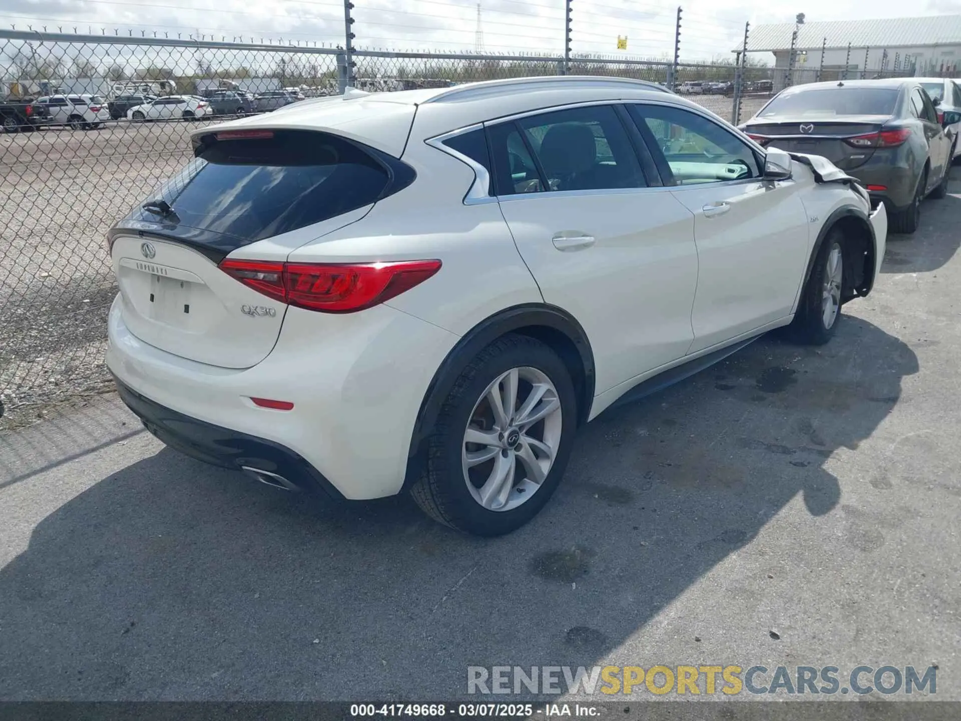 4 Photograph of a damaged car SJKCH5CP8KA010331 INFINITI QX30 2019