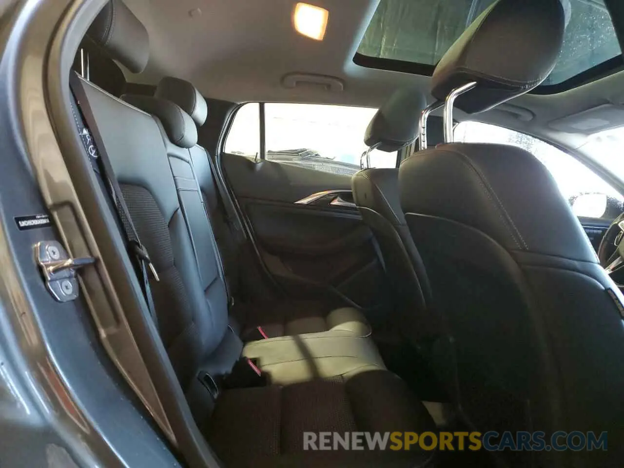11 Photograph of a damaged car SJKCH5CR0KA008414 INFINITI QX30 2019