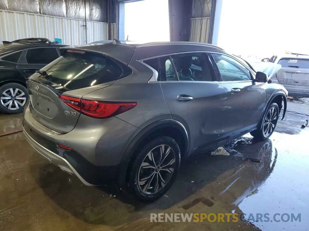 3 Photograph of a damaged car SJKCH5CR0KA008414 INFINITI QX30 2019