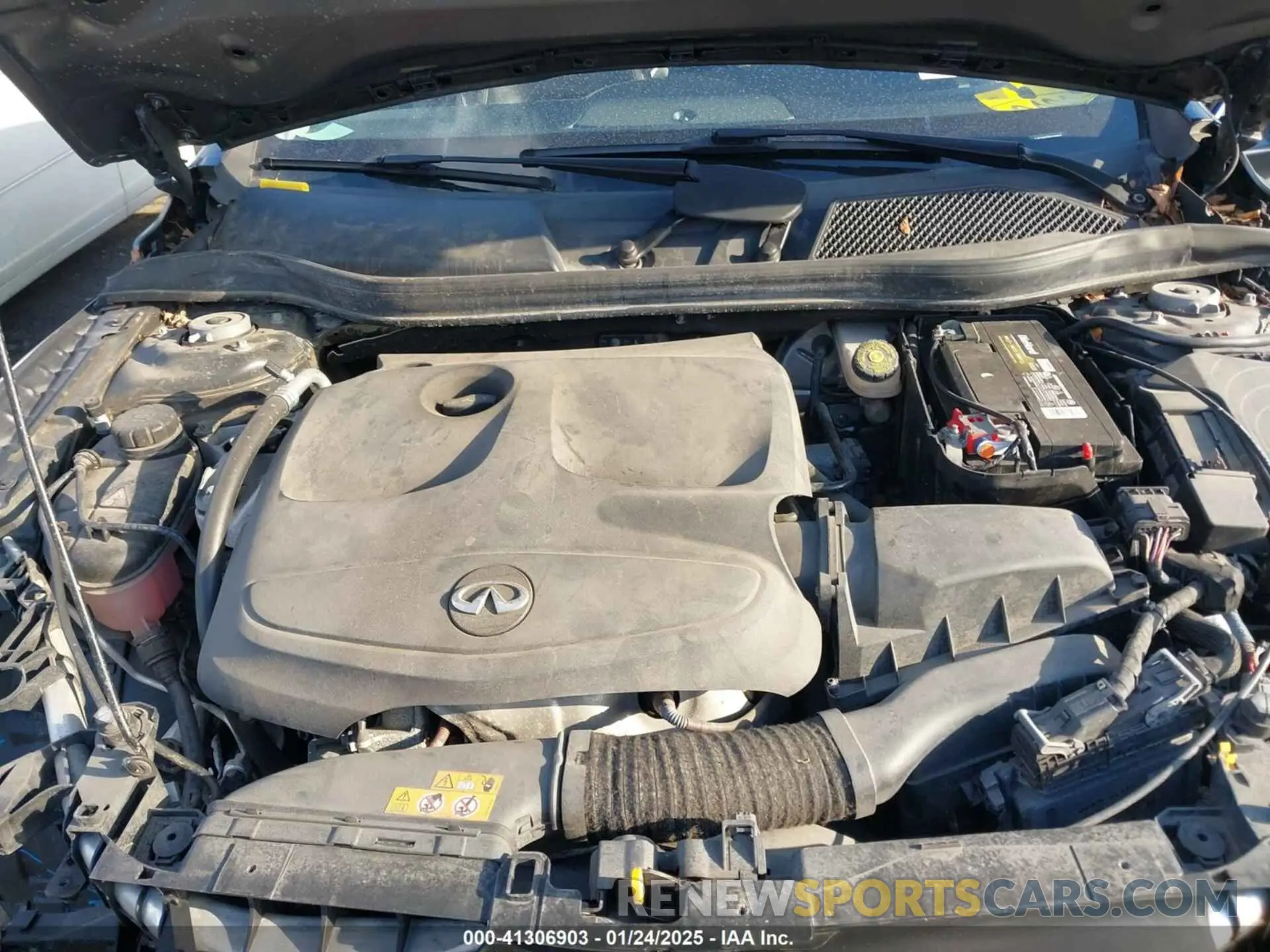 10 Photograph of a damaged car SJKCH5CR0KA008896 INFINITI QX30 2019