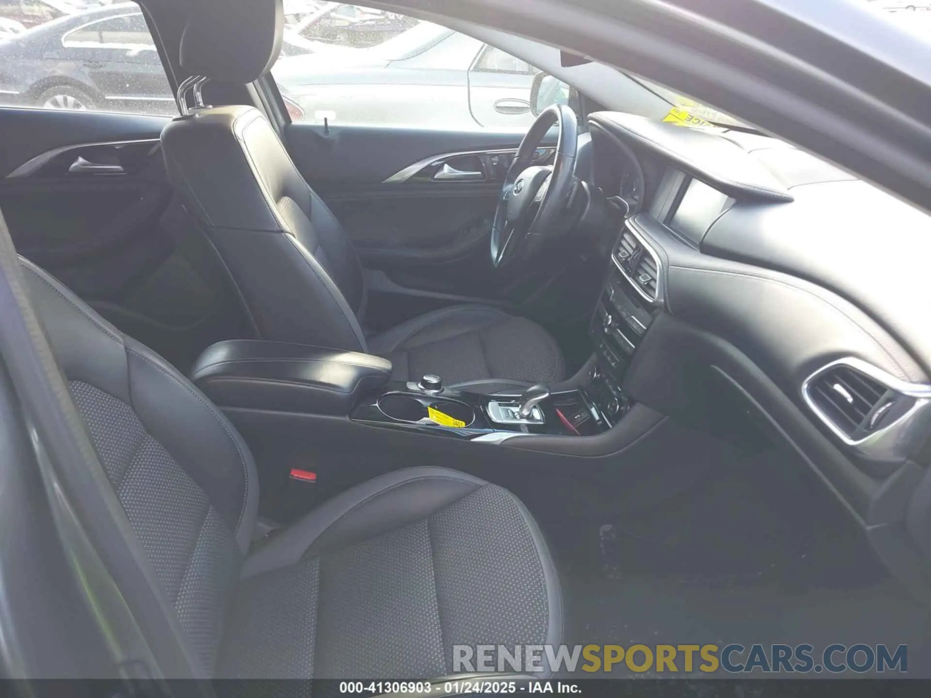5 Photograph of a damaged car SJKCH5CR0KA008896 INFINITI QX30 2019