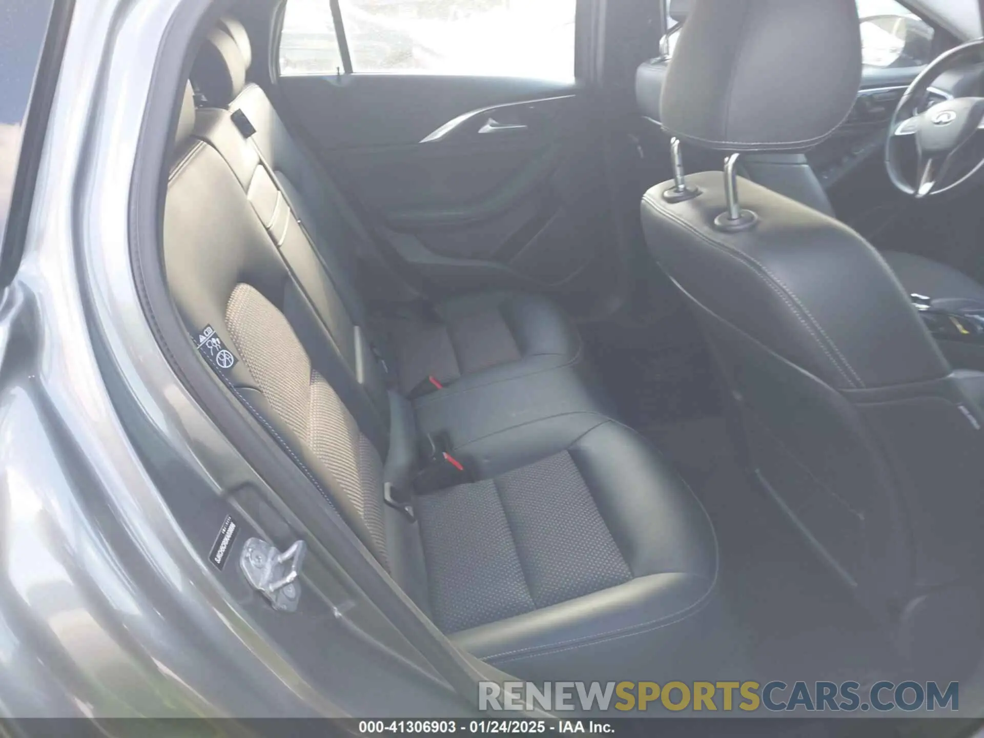 8 Photograph of a damaged car SJKCH5CR0KA008896 INFINITI QX30 2019
