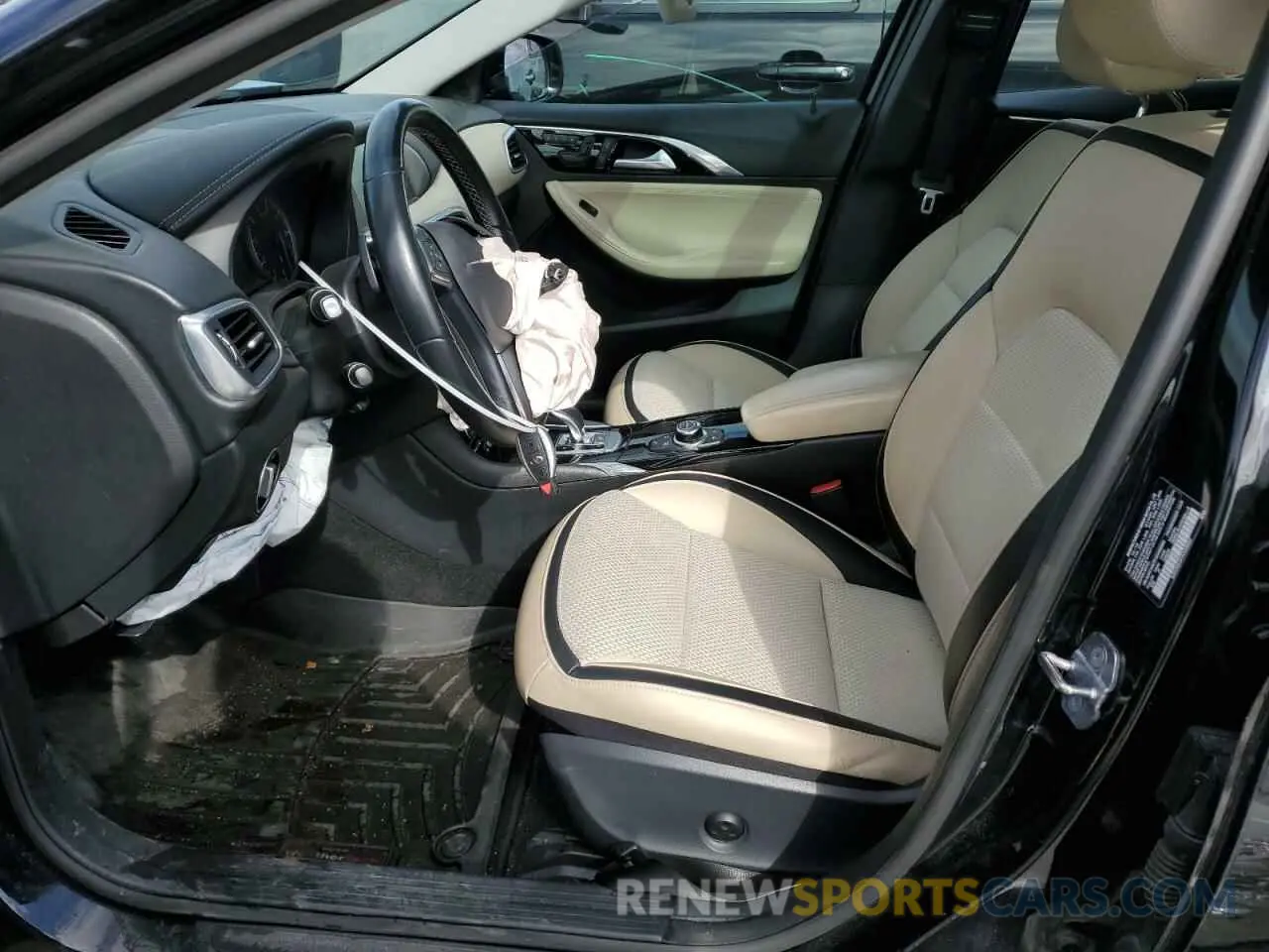 7 Photograph of a damaged car SJKCH5CR1KA008602 INFINITI QX30 2019