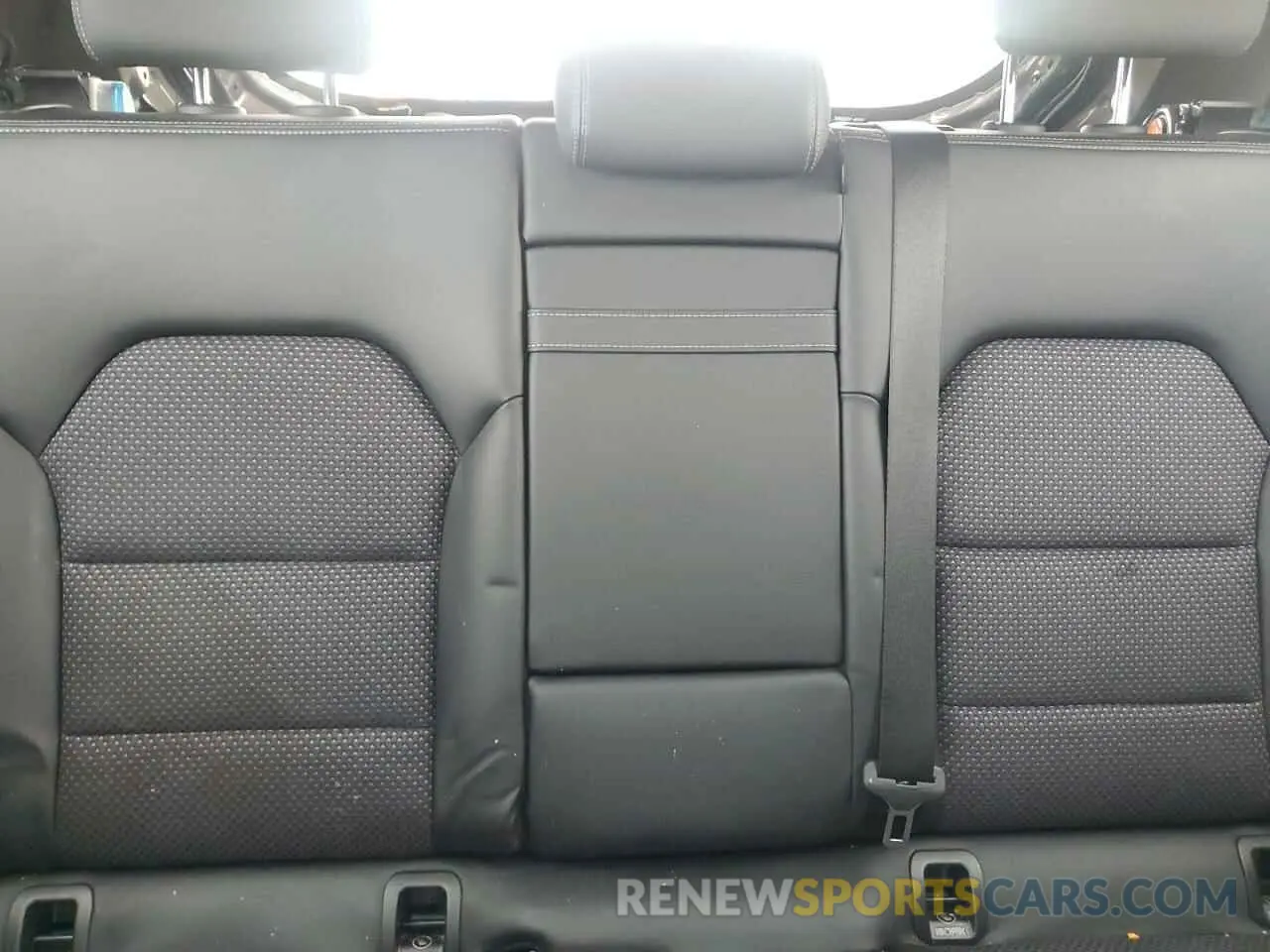 10 Photograph of a damaged car SJKCH5CR1KA009121 INFINITI QX30 2019