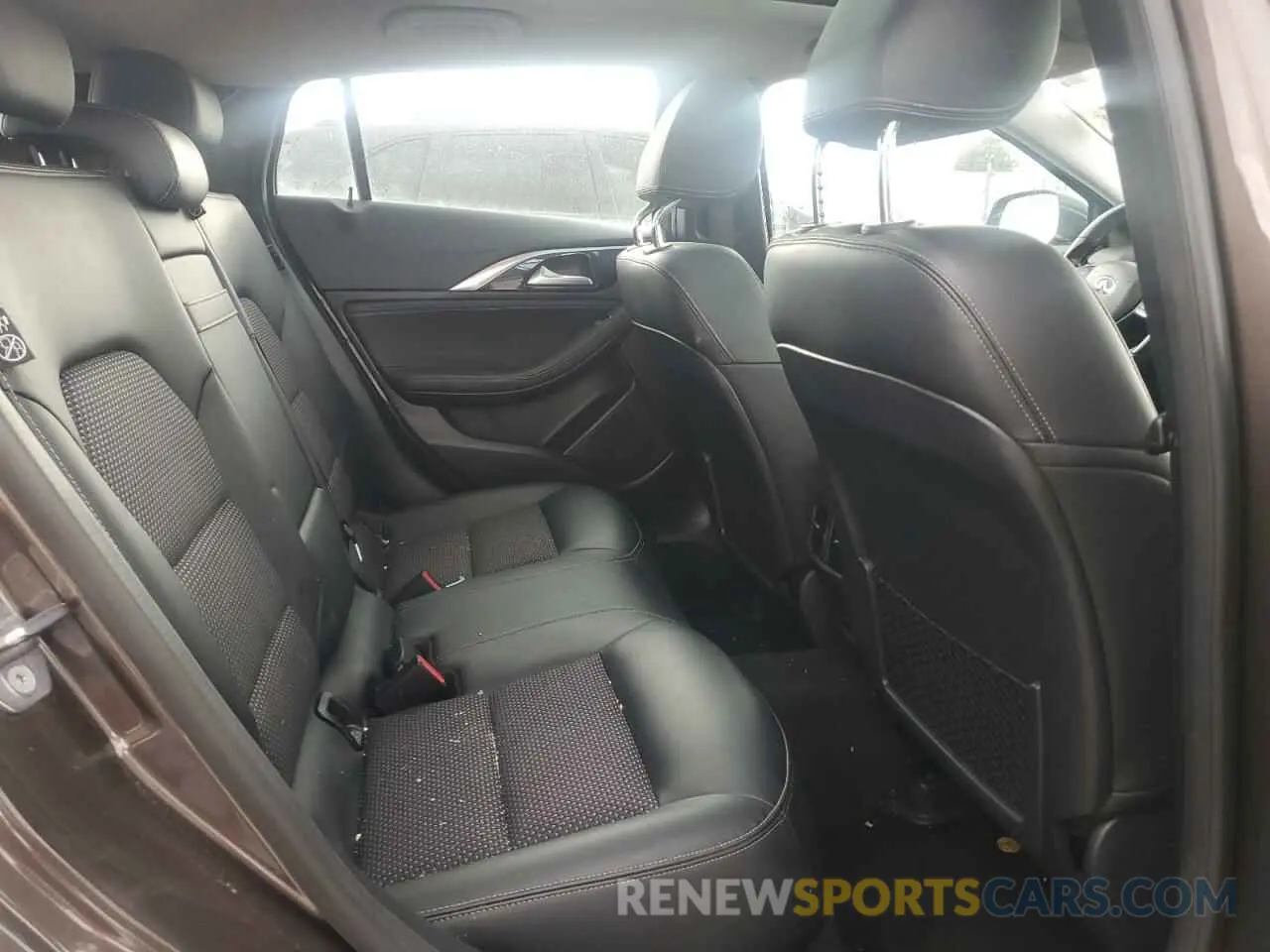11 Photograph of a damaged car SJKCH5CR1KA009121 INFINITI QX30 2019