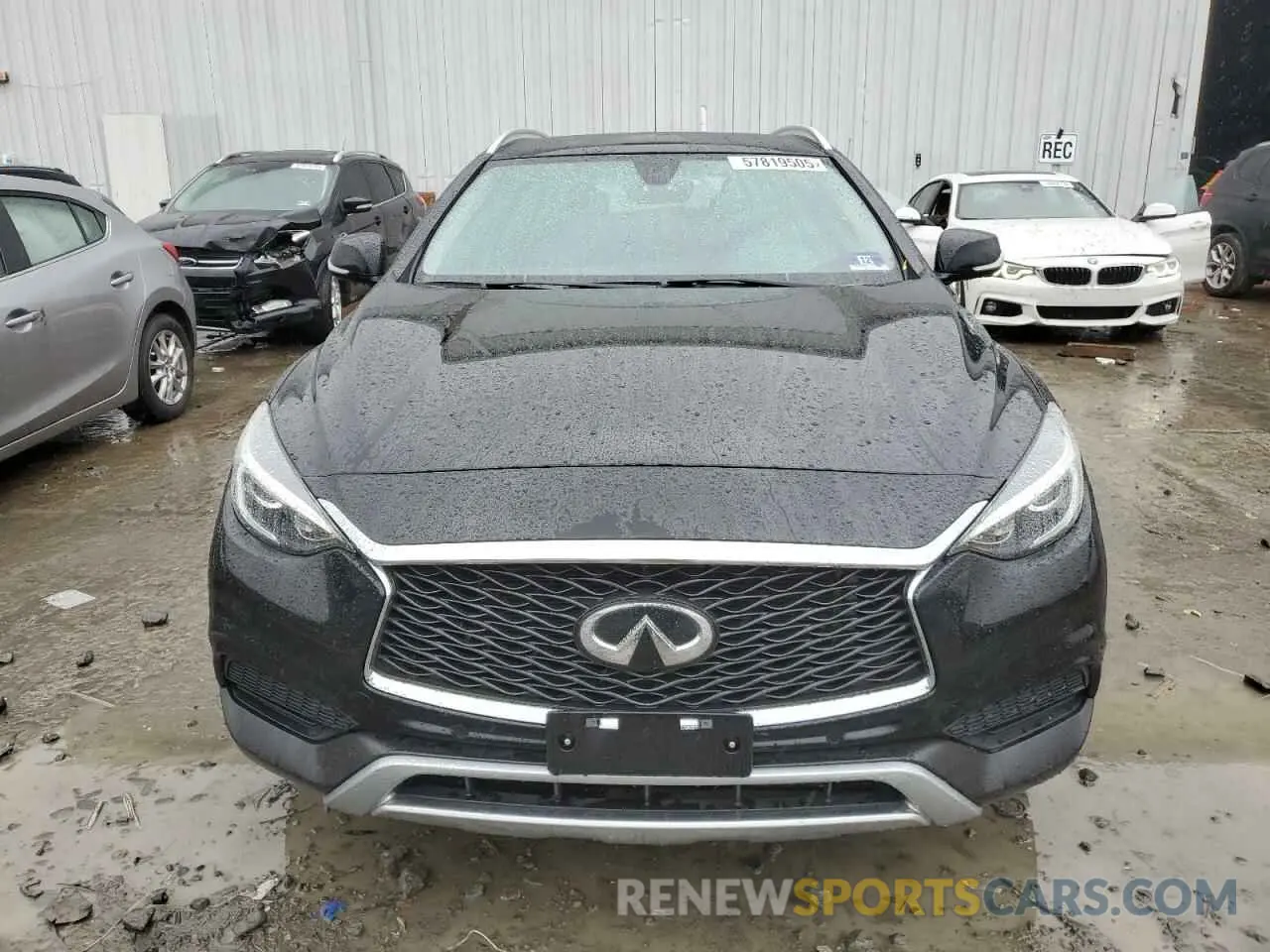 5 Photograph of a damaged car SJKCH5CR3KA007581 INFINITI QX30 2019