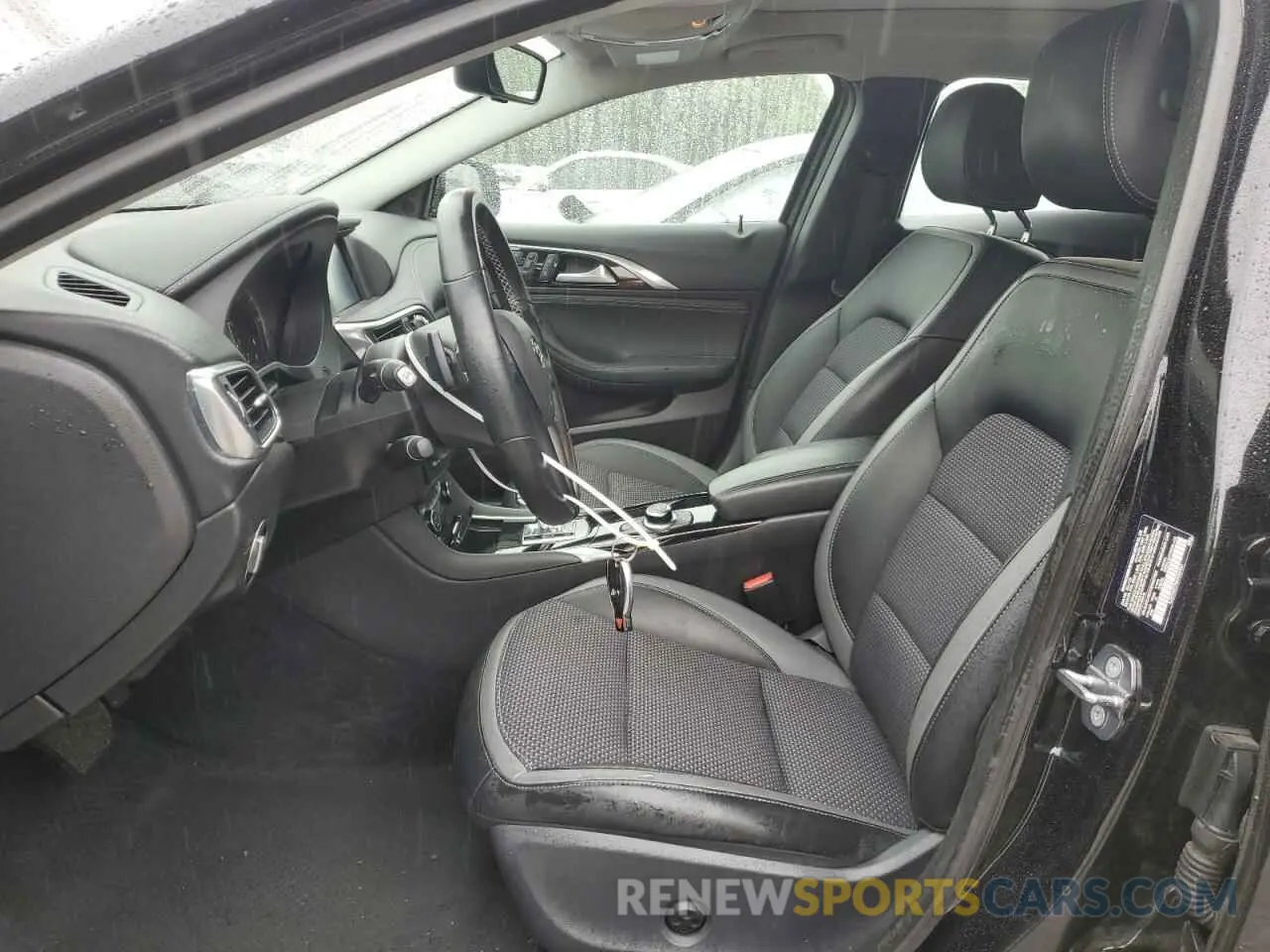 7 Photograph of a damaged car SJKCH5CR3KA007581 INFINITI QX30 2019