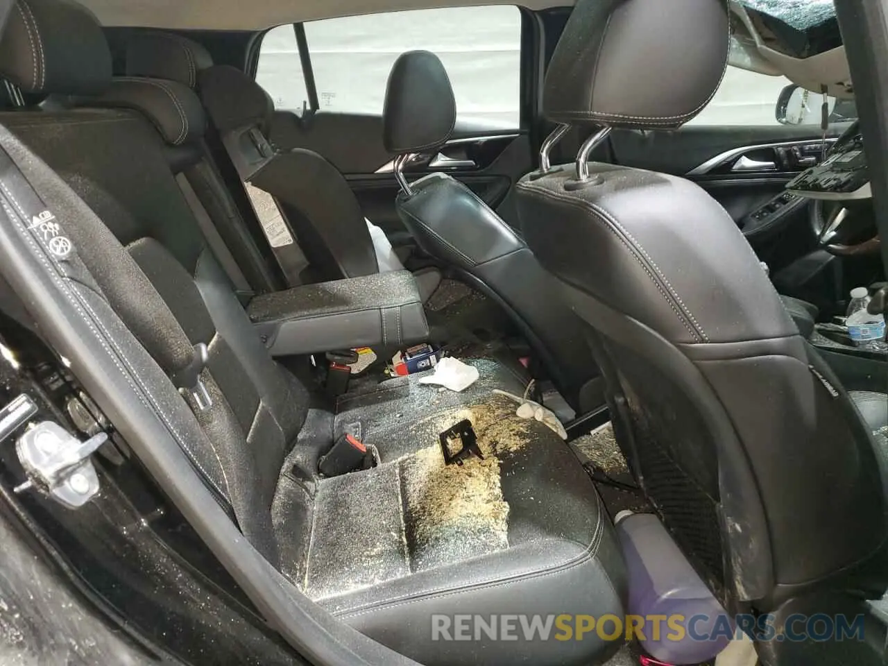 10 Photograph of a damaged car SJKCH5CR5KA010465 INFINITI QX30 2019
