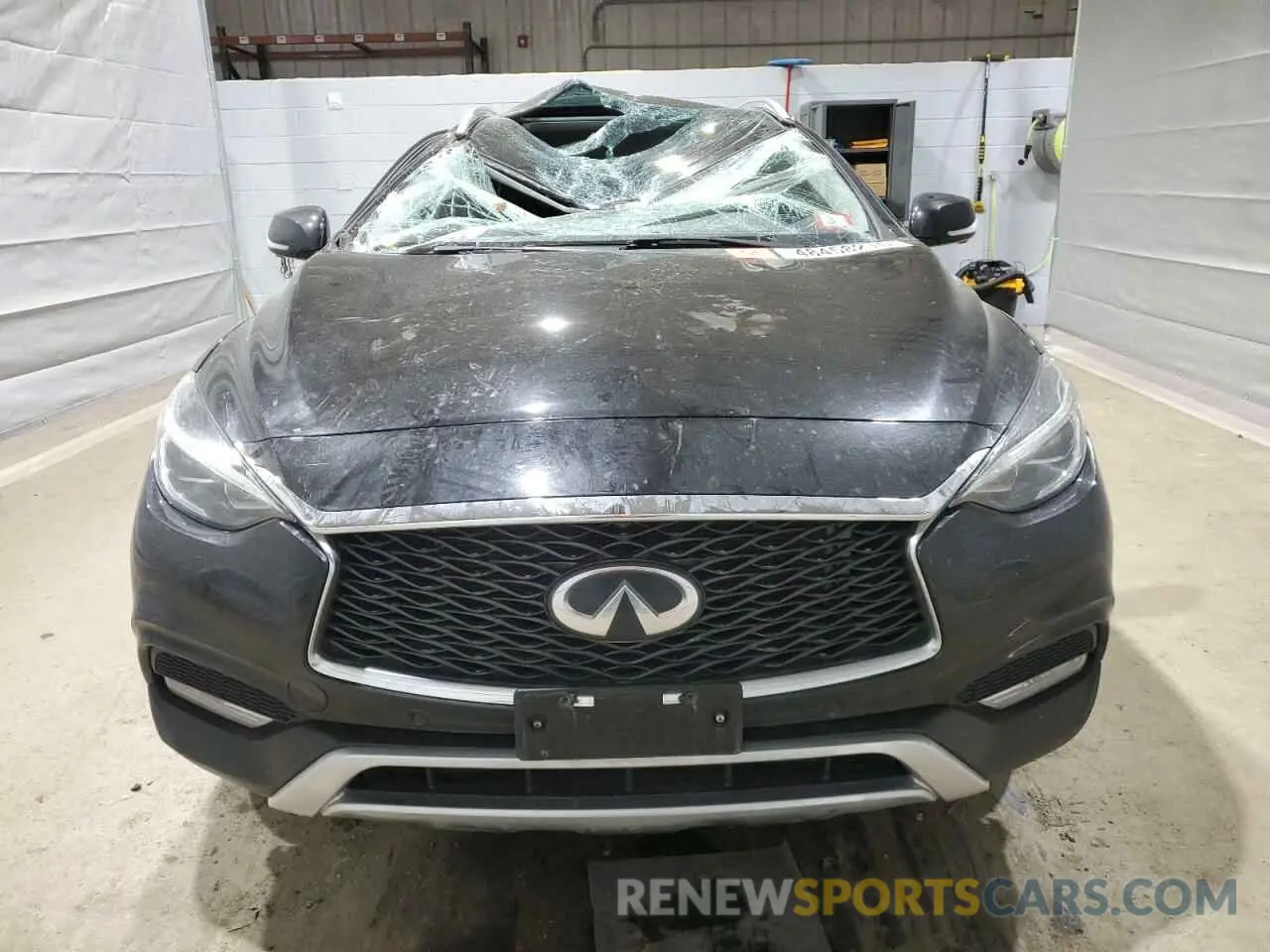 5 Photograph of a damaged car SJKCH5CR5KA010465 INFINITI QX30 2019