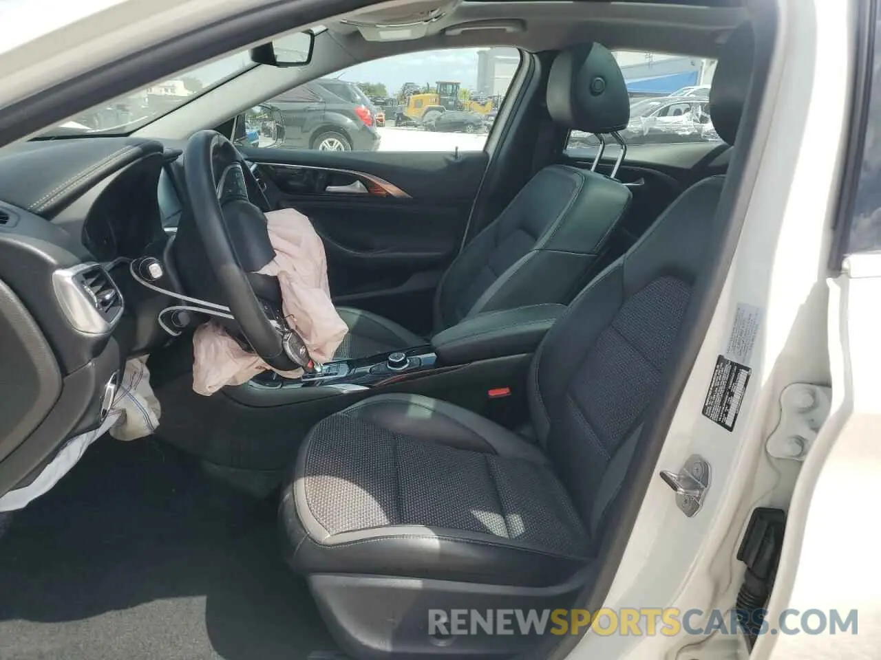 7 Photograph of a damaged car SJKCH5CR7KA009141 INFINITI QX30 2019