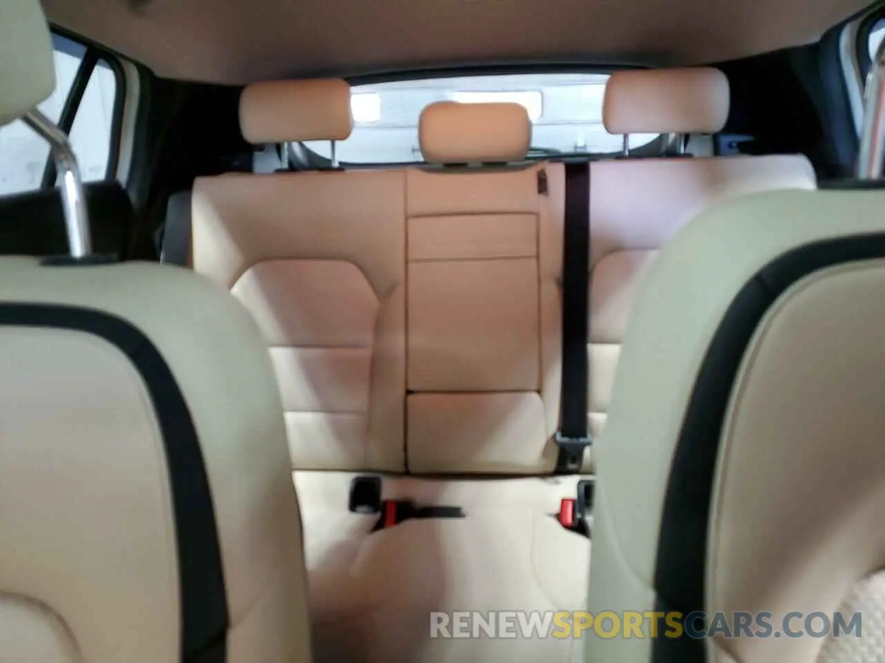 10 Photograph of a damaged car SJKCH5CR9KA008346 INFINITI QX30 2019