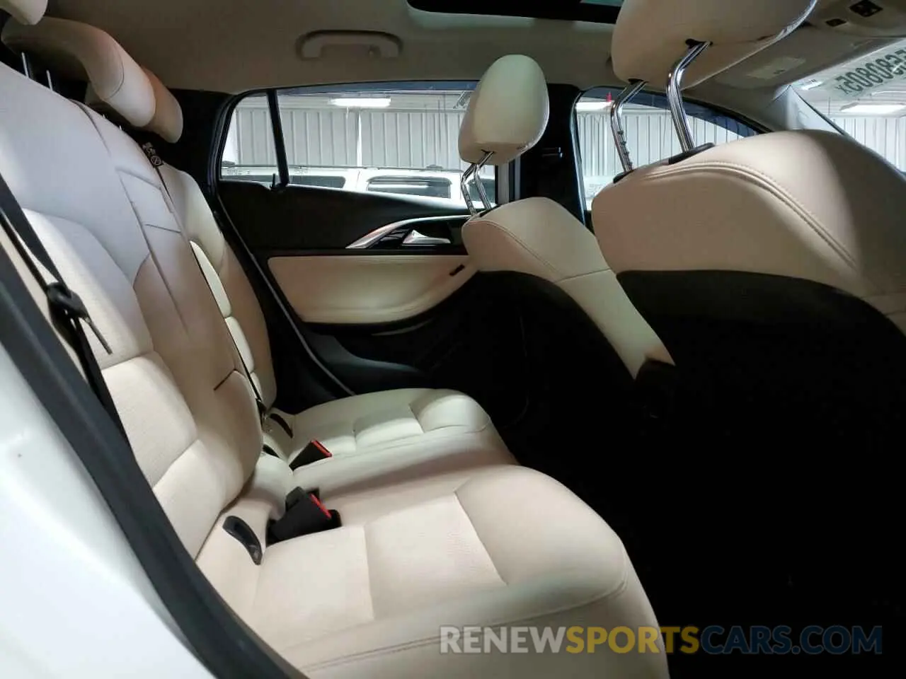 11 Photograph of a damaged car SJKCH5CR9KA008346 INFINITI QX30 2019