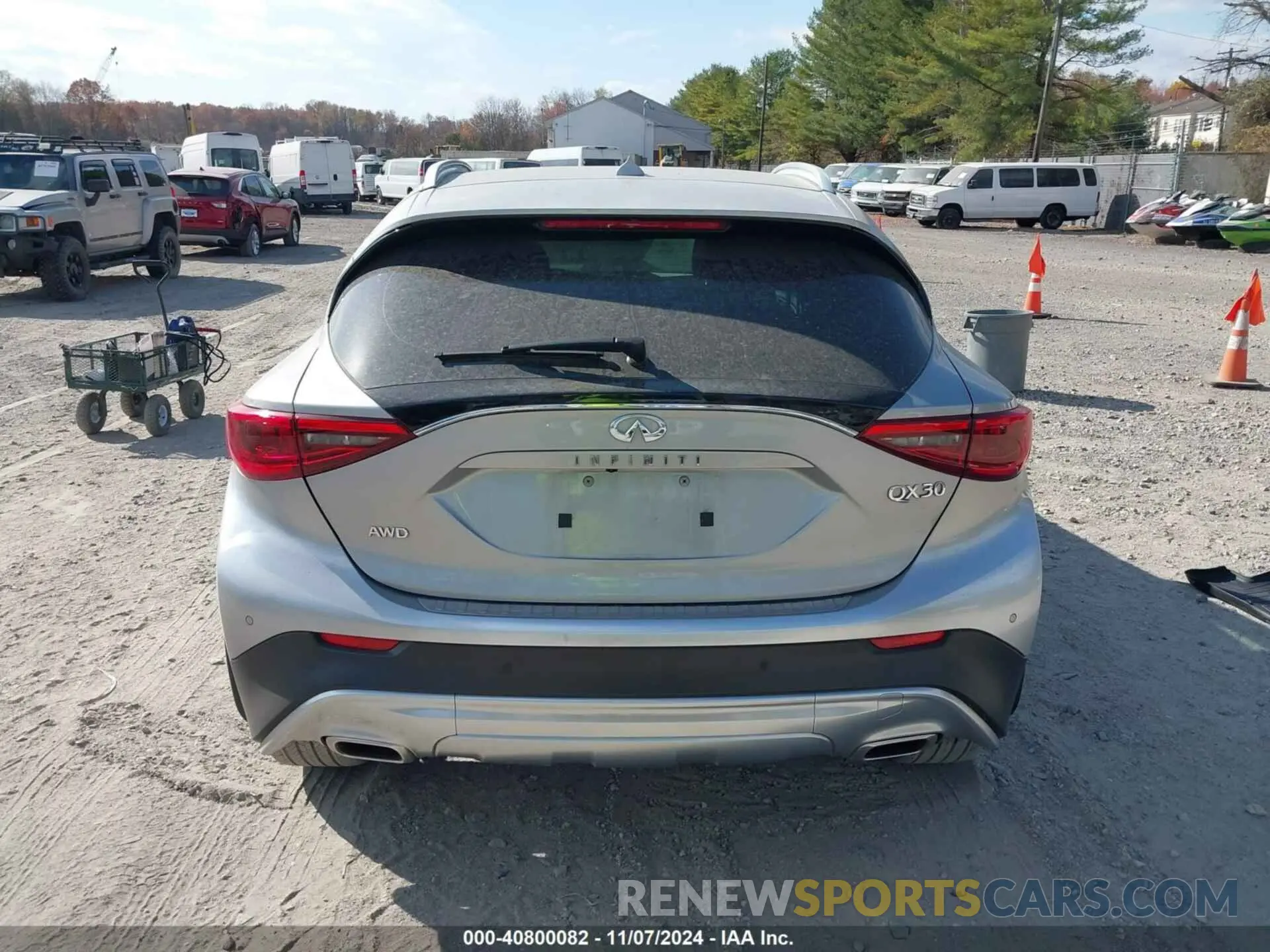 16 Photograph of a damaged car SJKCH5CRXKA011966 INFINITI QX30 2019