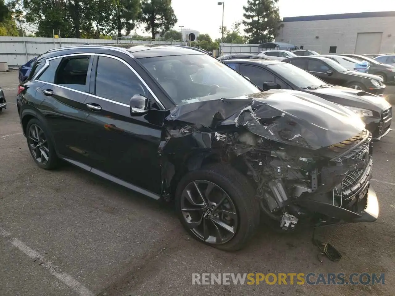 4 Photograph of a damaged car 3PCAJ5M10KF103991 INFINITI QX50 2019