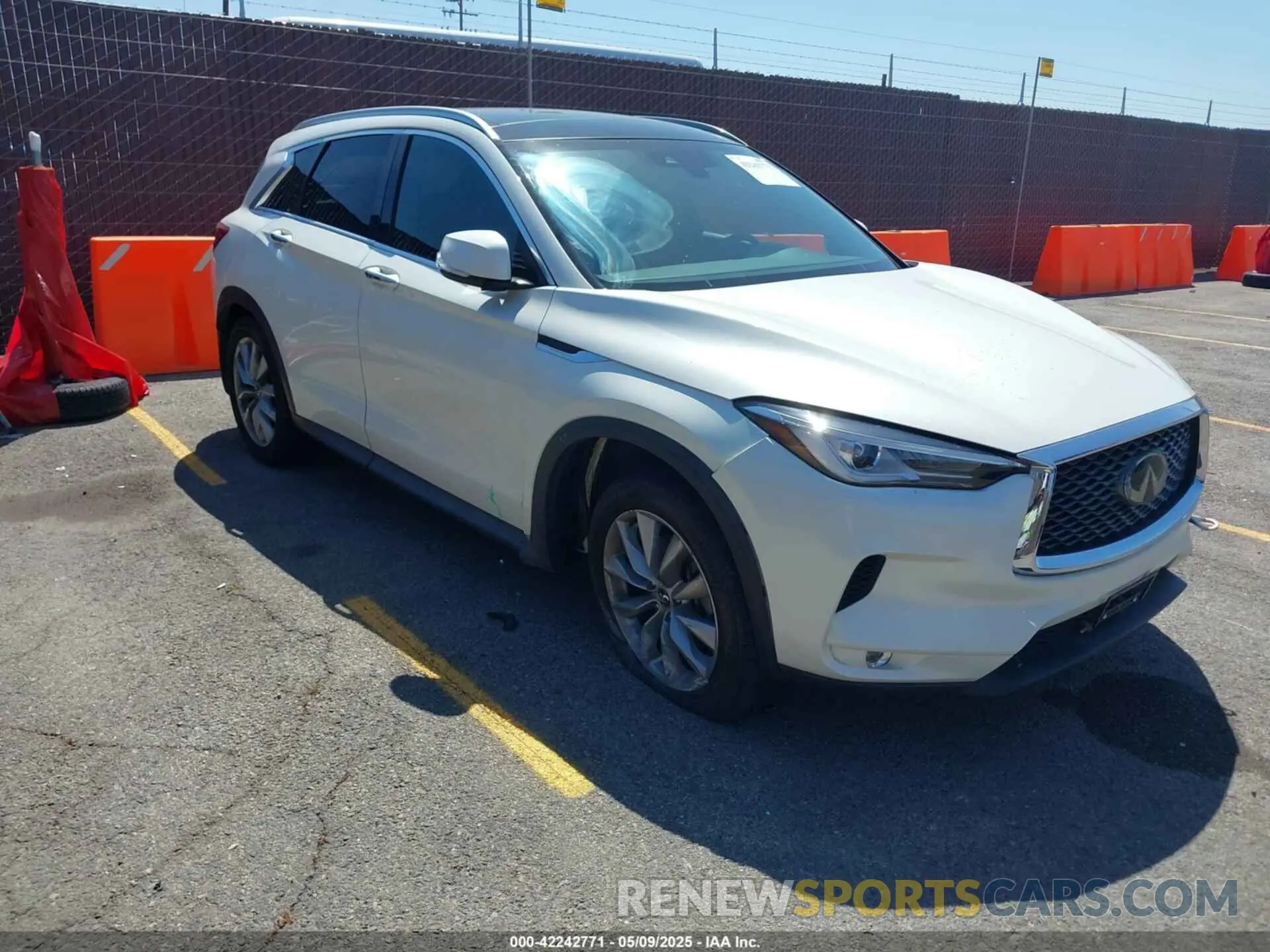 1 Photograph of a damaged car 3PCAJ5M10KF128308 INFINITI QX50 2019