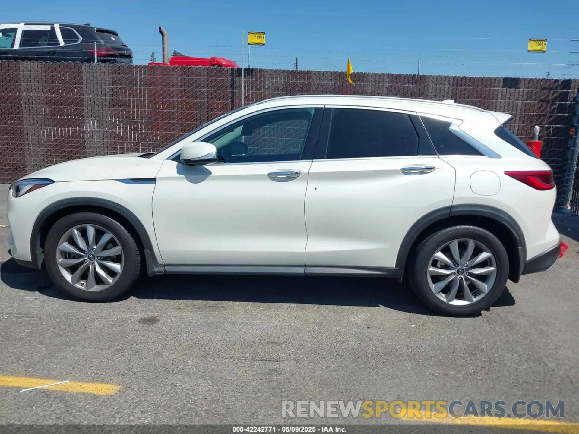 14 Photograph of a damaged car 3PCAJ5M10KF128308 INFINITI QX50 2019