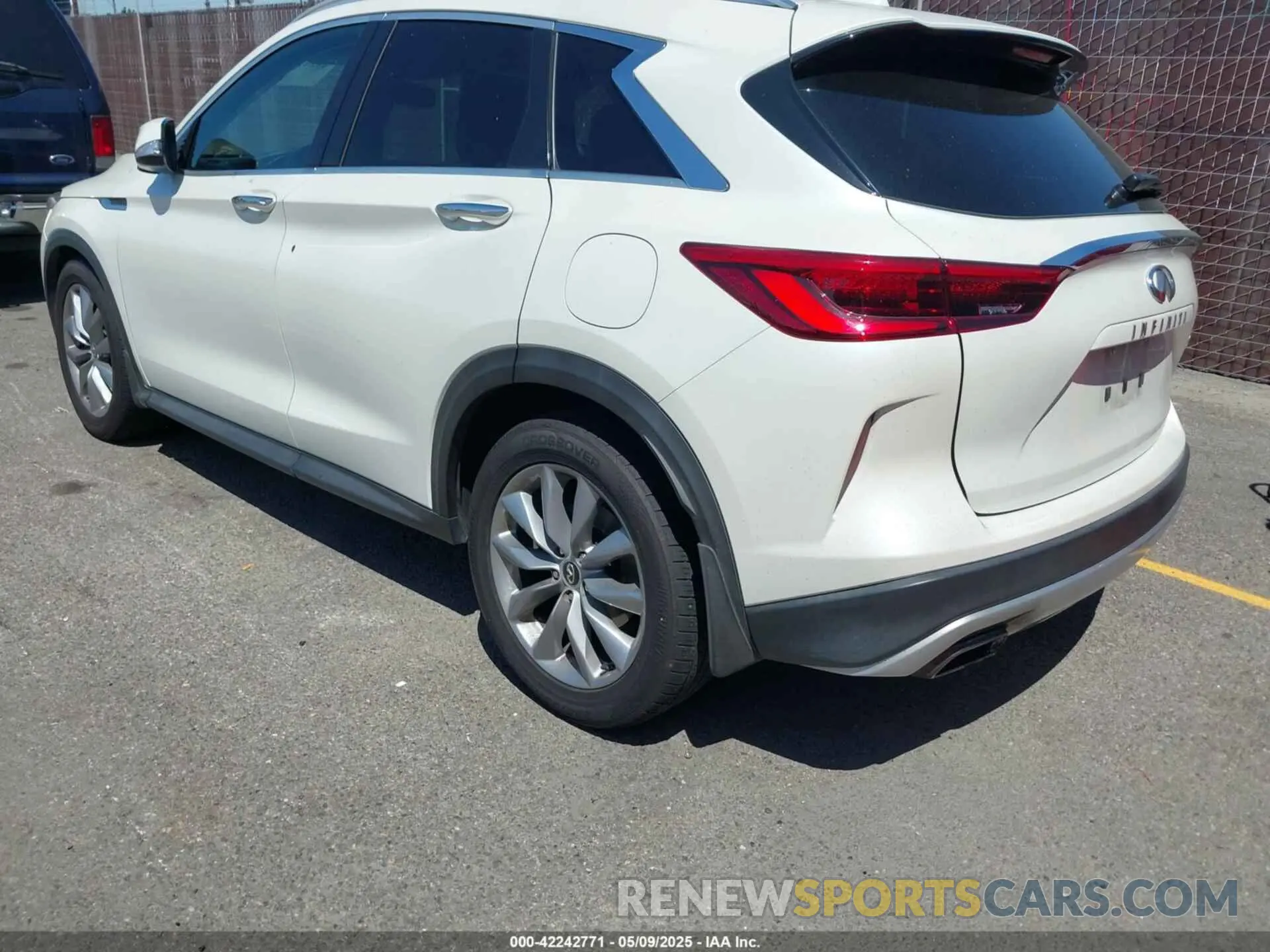 3 Photograph of a damaged car 3PCAJ5M10KF128308 INFINITI QX50 2019