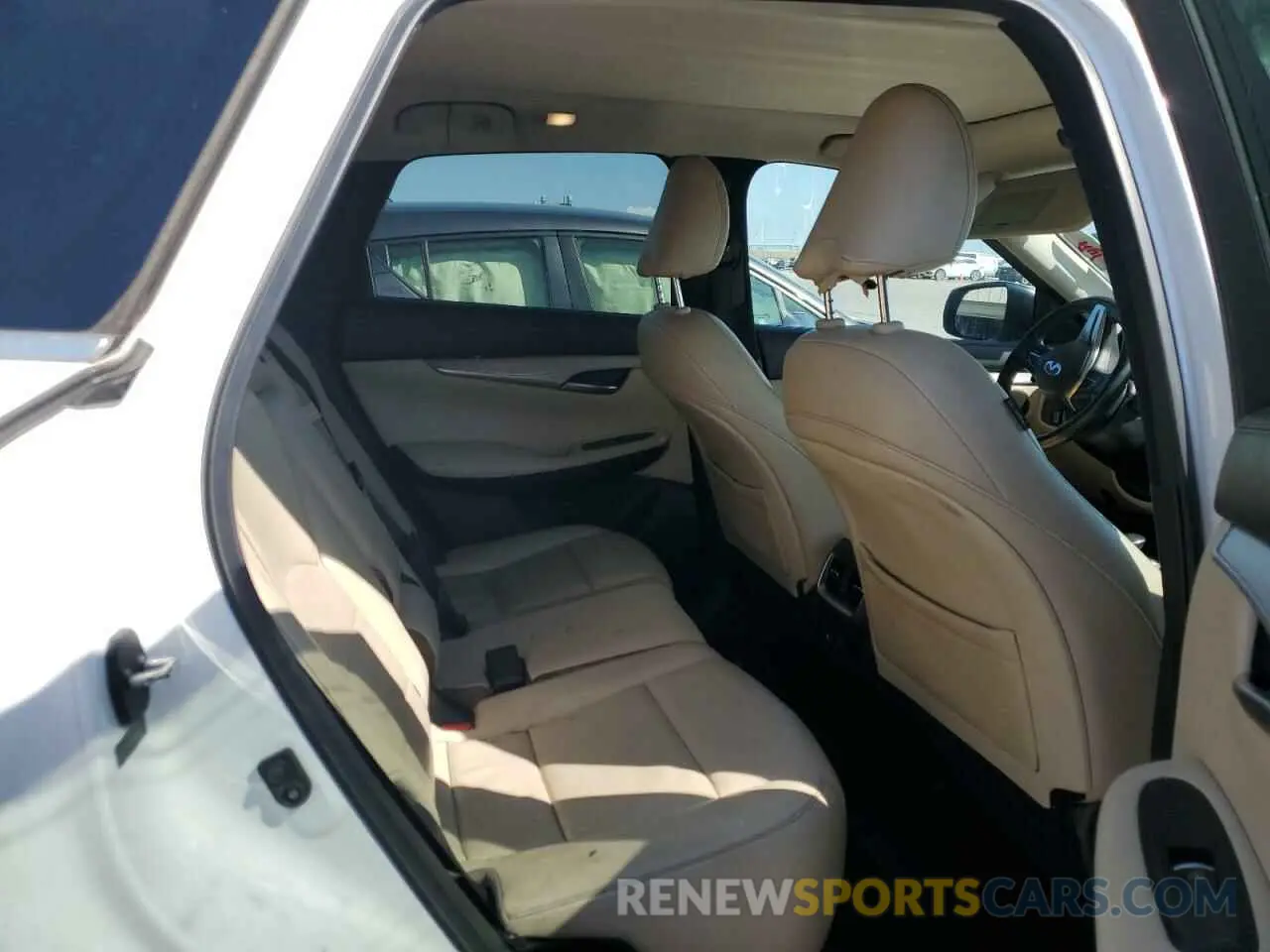 11 Photograph of a damaged car 3PCAJ5M10KF130740 INFINITI QX50 2019