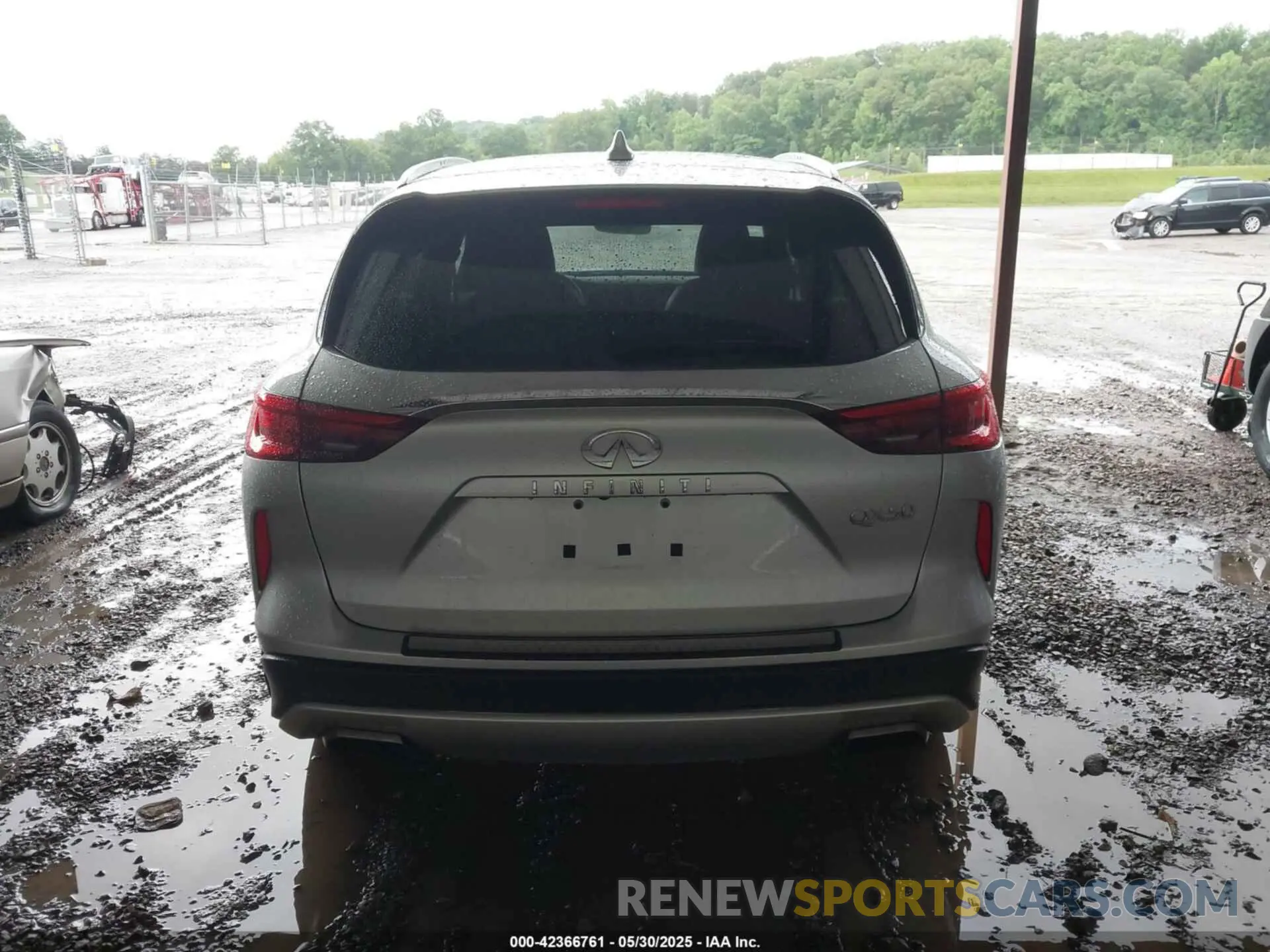 17 Photograph of a damaged car 3PCAJ5M10KF146405 INFINITI QX50 2019