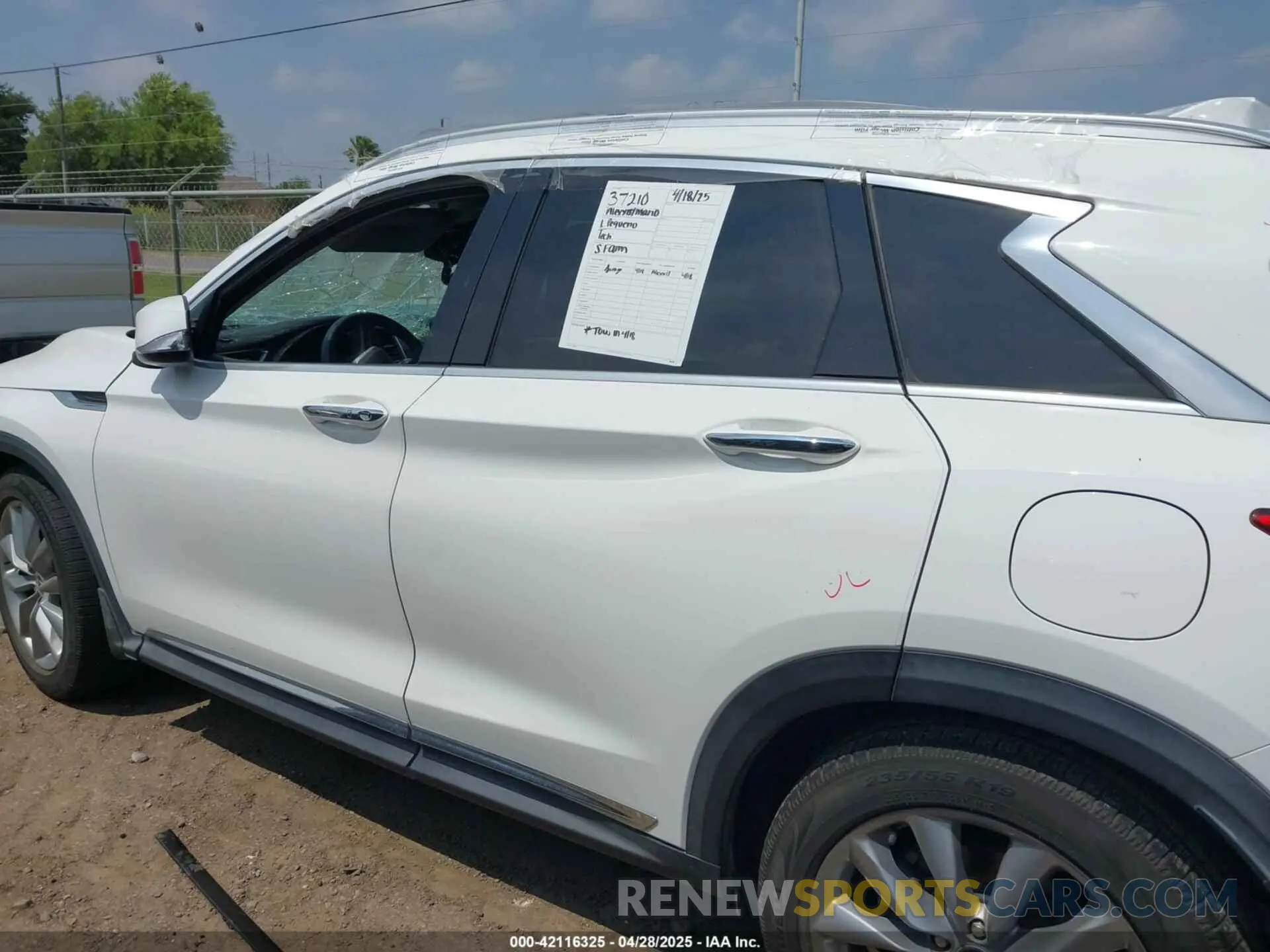 14 Photograph of a damaged car 3PCAJ5M11KF145988 INFINITI QX50 2019