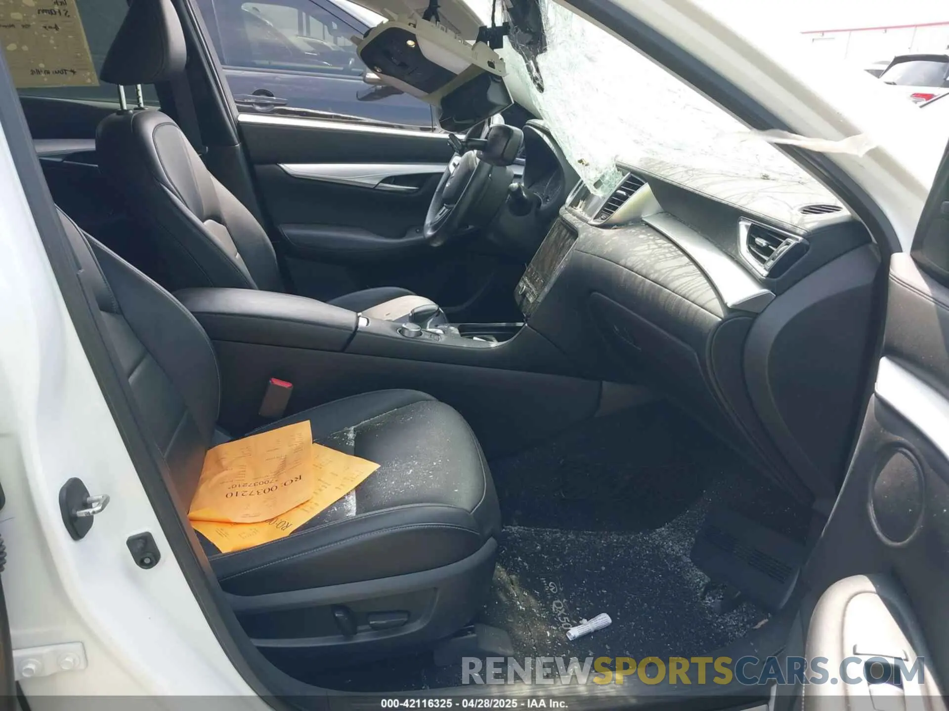 5 Photograph of a damaged car 3PCAJ5M11KF145988 INFINITI QX50 2019