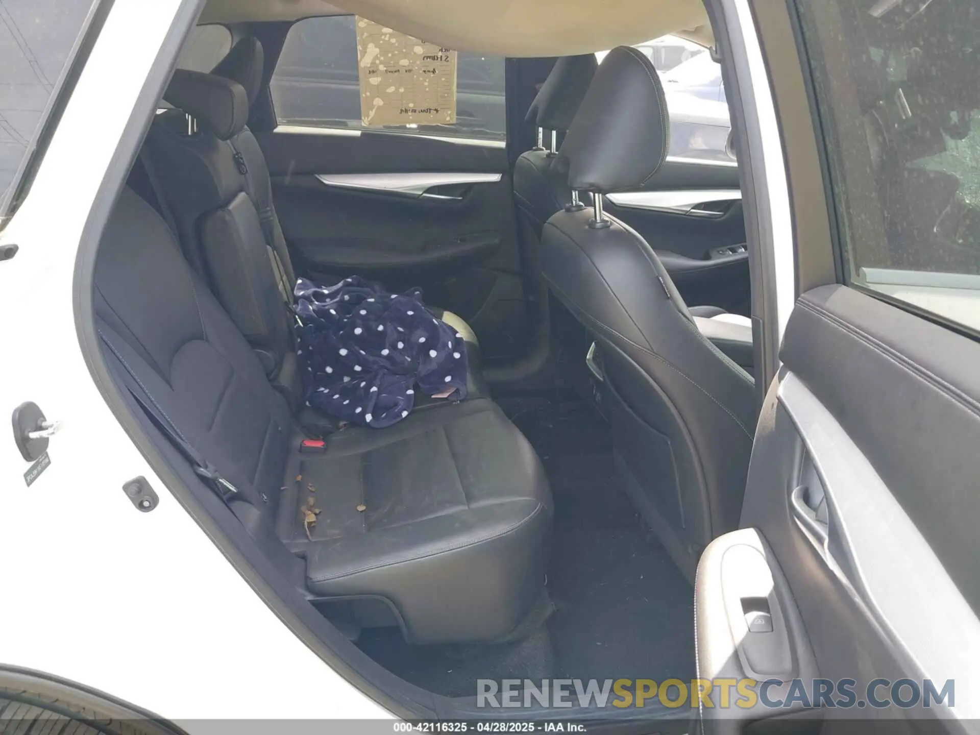 8 Photograph of a damaged car 3PCAJ5M11KF145988 INFINITI QX50 2019