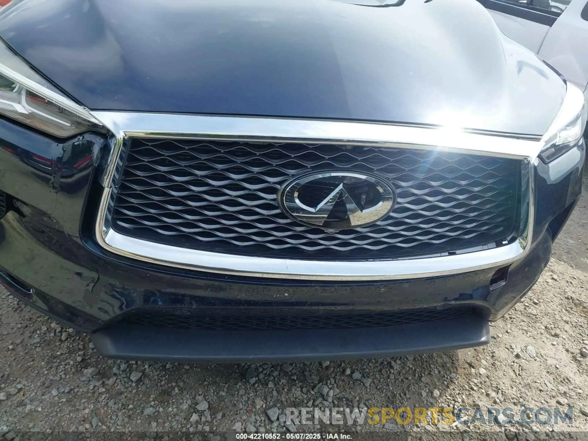 17 Photograph of a damaged car 3PCAJ5M12KF118394 INFINITI QX50 2019