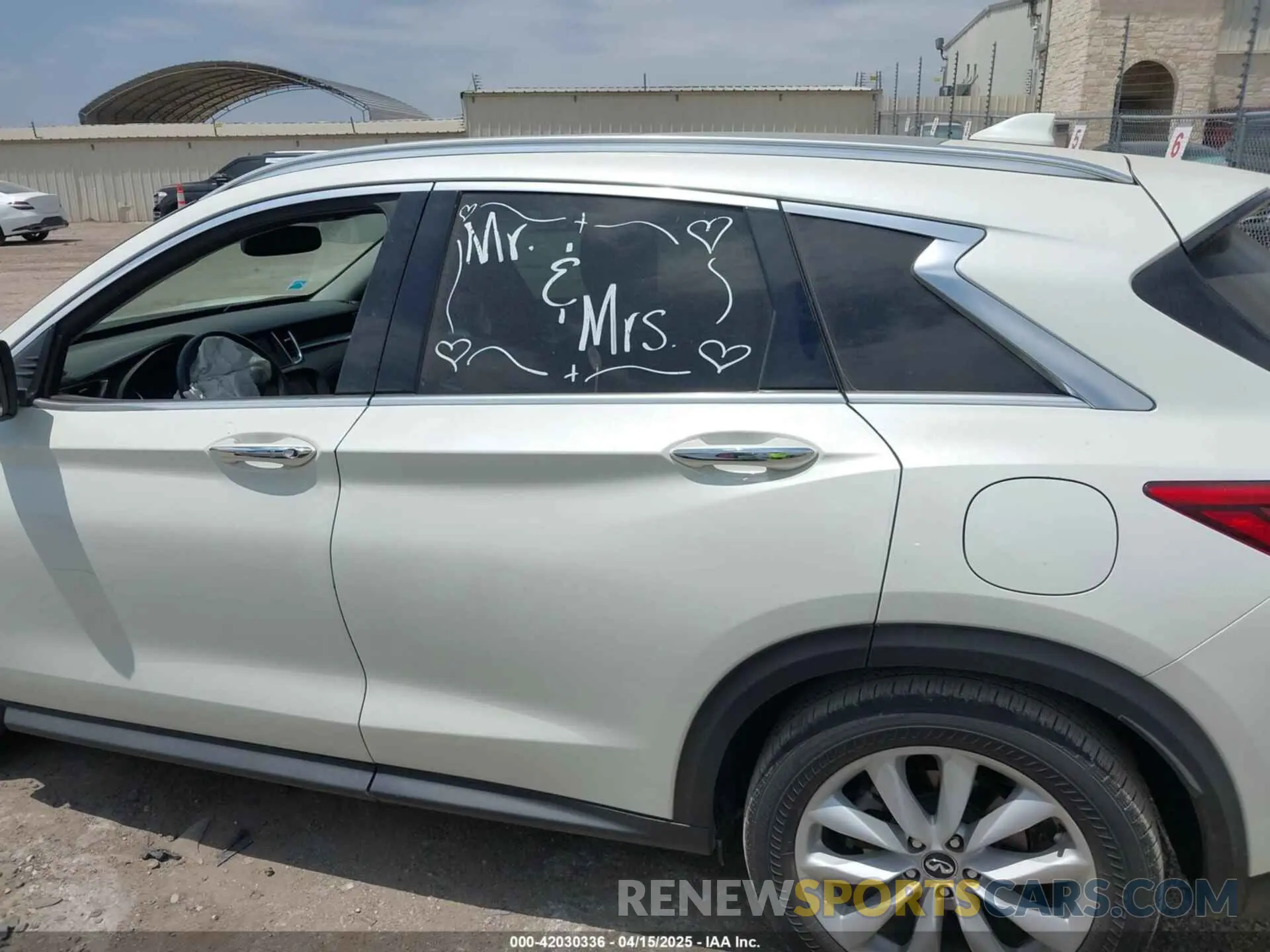 15 Photograph of a damaged car 3PCAJ5M13KF111468 INFINITI QX50 2019