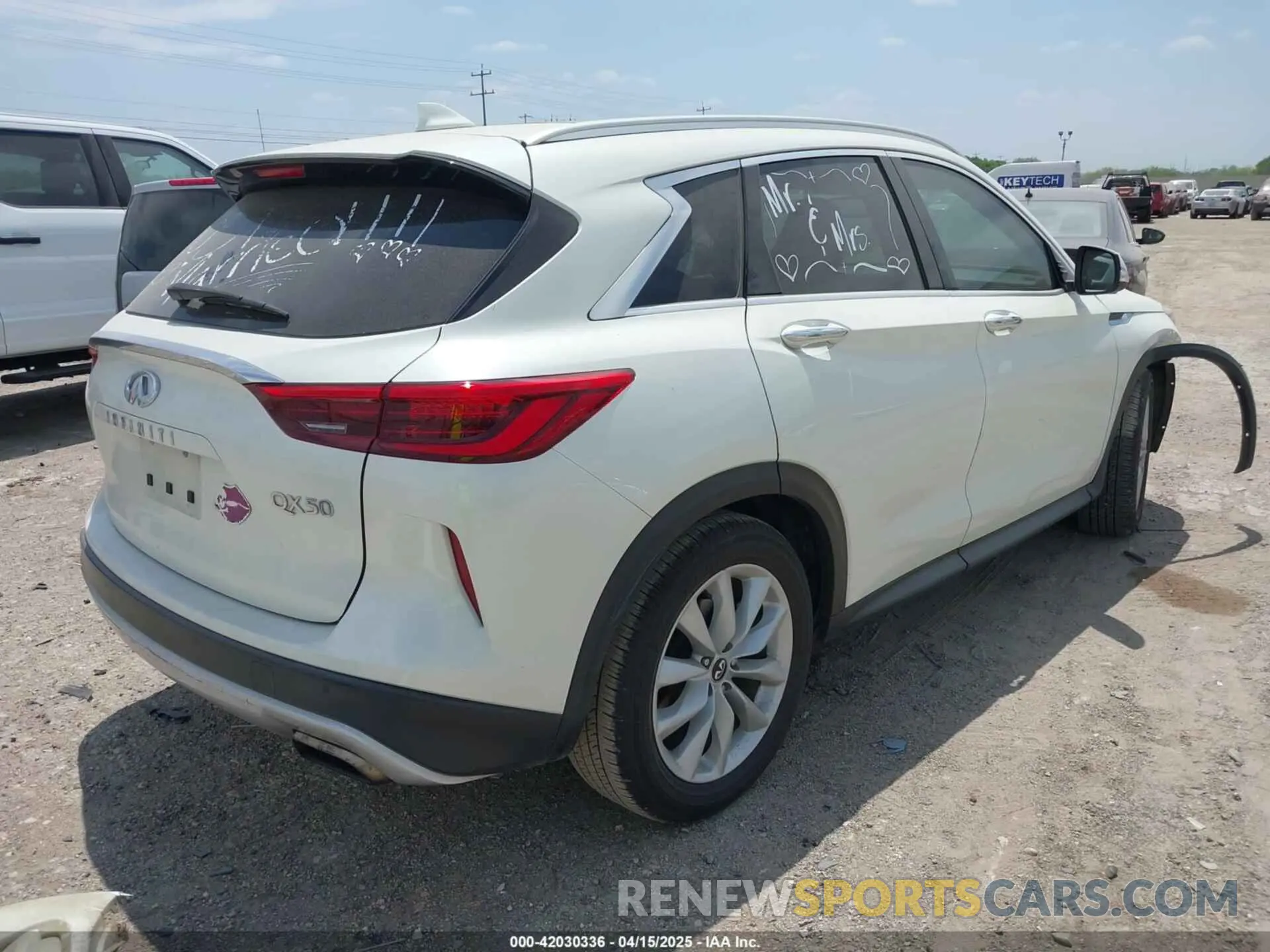 4 Photograph of a damaged car 3PCAJ5M13KF111468 INFINITI QX50 2019