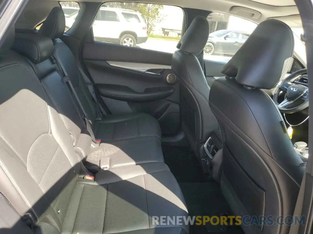 10 Photograph of a damaged car 3PCAJ5M13KF123152 INFINITI QX50 2019