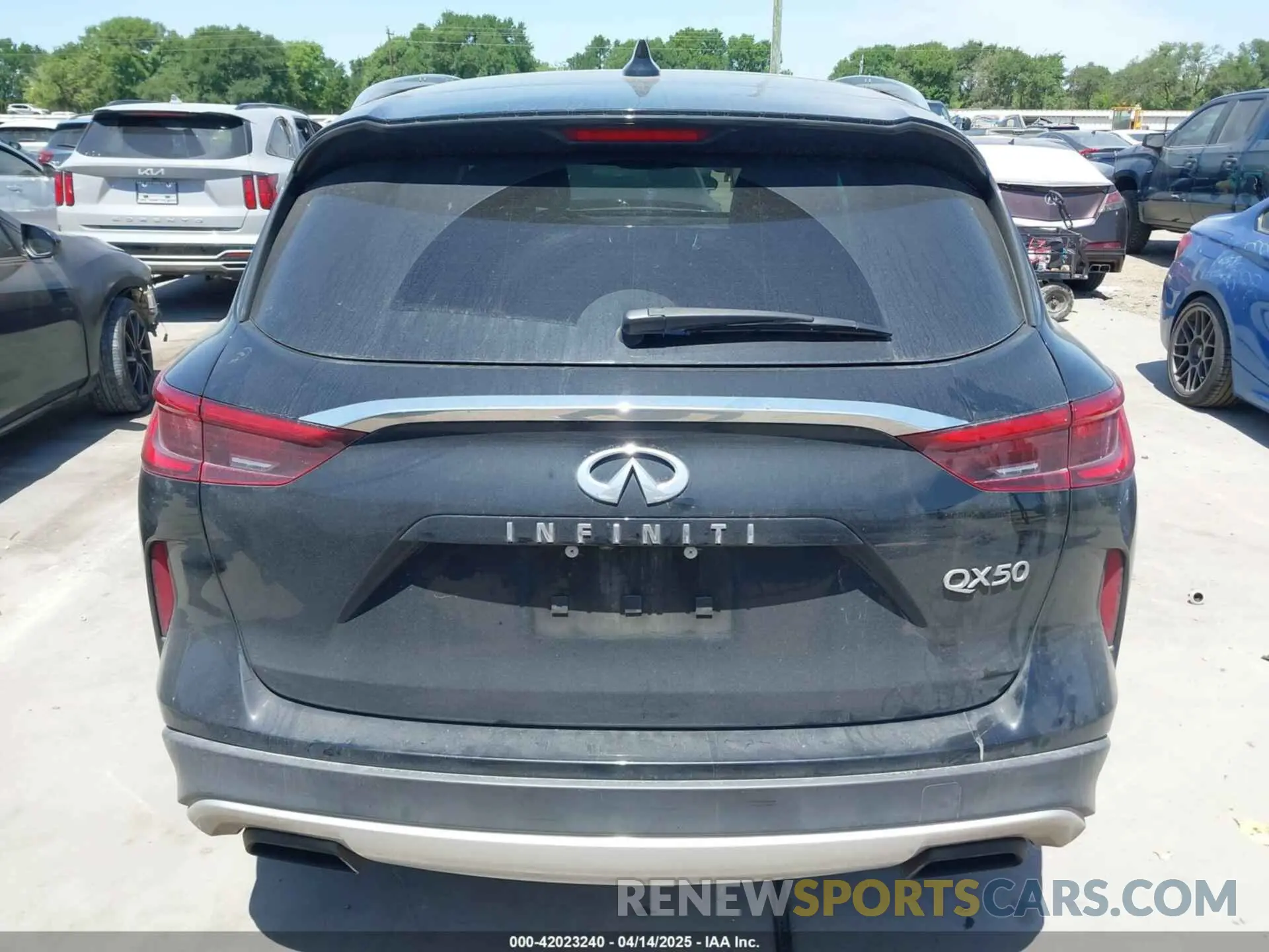 17 Photograph of a damaged car 3PCAJ5M13KF130893 INFINITI QX50 2019