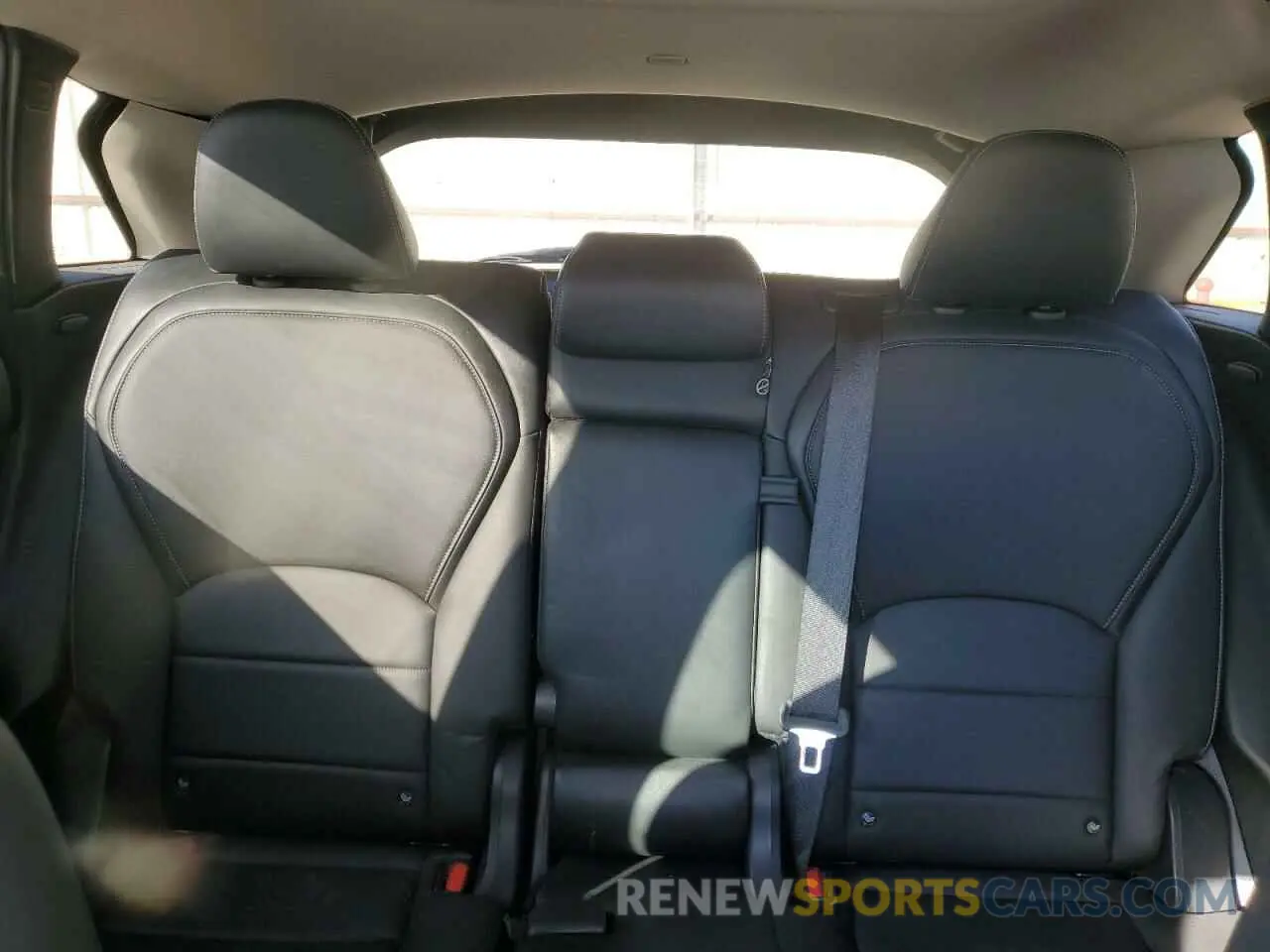 10 Photograph of a damaged car 3PCAJ5M13KF135818 INFINITI QX50 2019