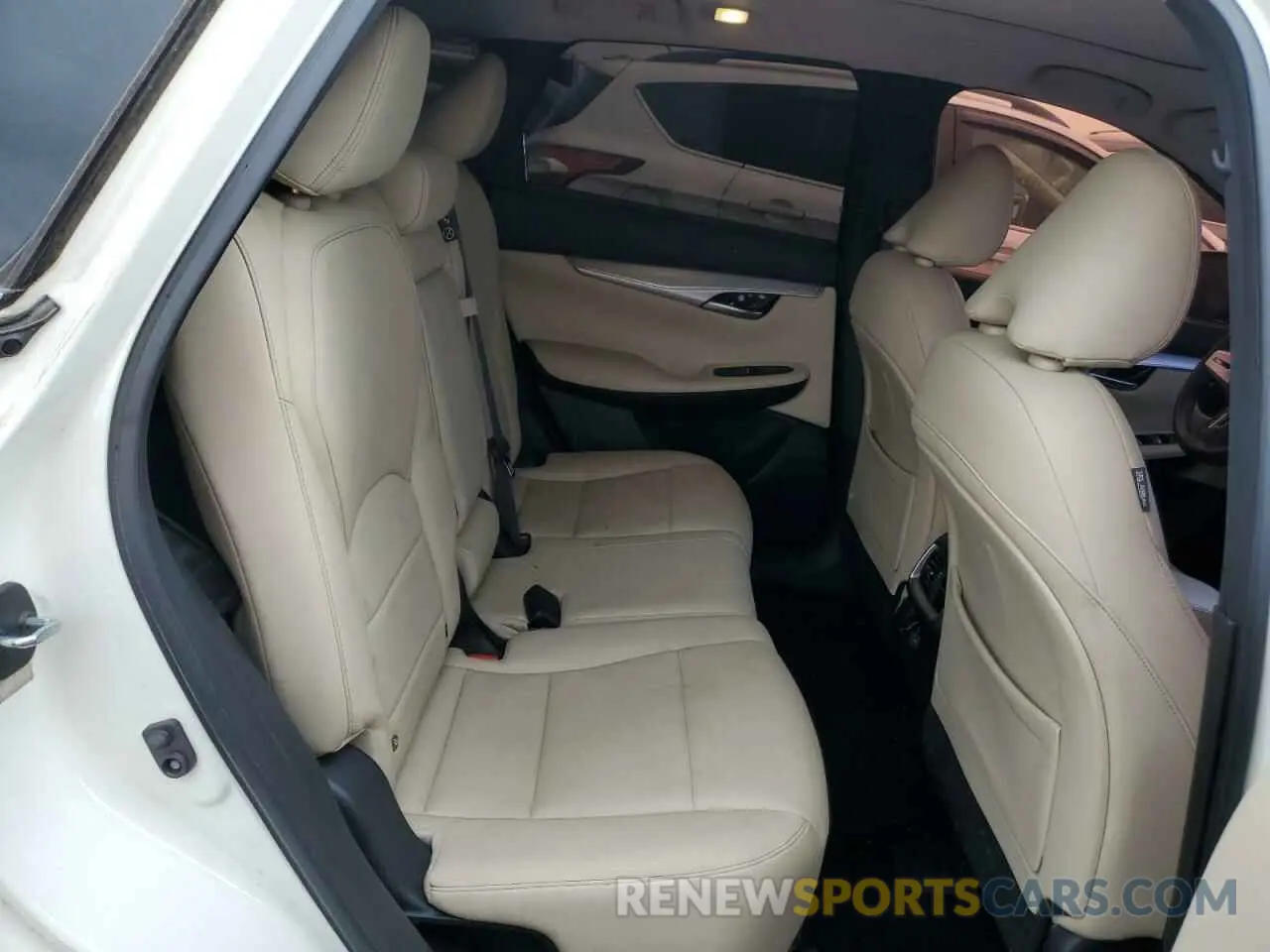 11 Photograph of a damaged car 3PCAJ5M13KF137147 INFINITI QX50 2019
