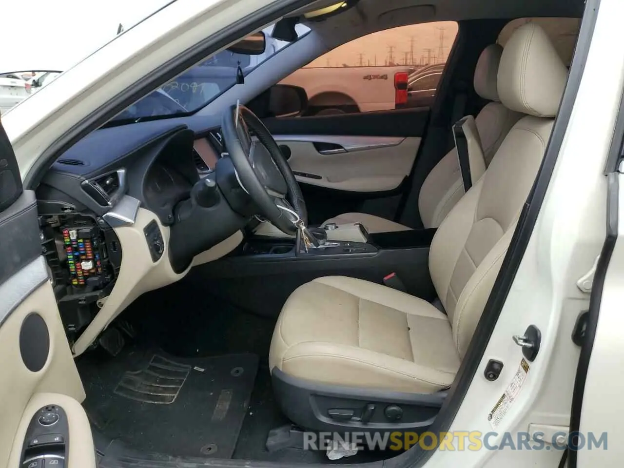 7 Photograph of a damaged car 3PCAJ5M13KF137147 INFINITI QX50 2019