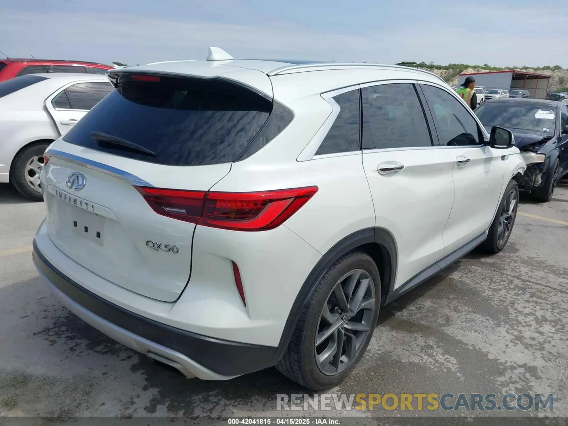 4 Photograph of a damaged car 3PCAJ5M14KF104397 INFINITI QX50 2019