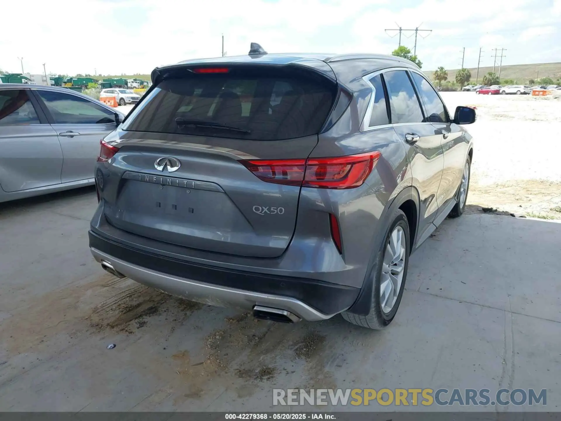 4 Photograph of a damaged car 3PCAJ5M14KF107297 INFINITI QX50 2019