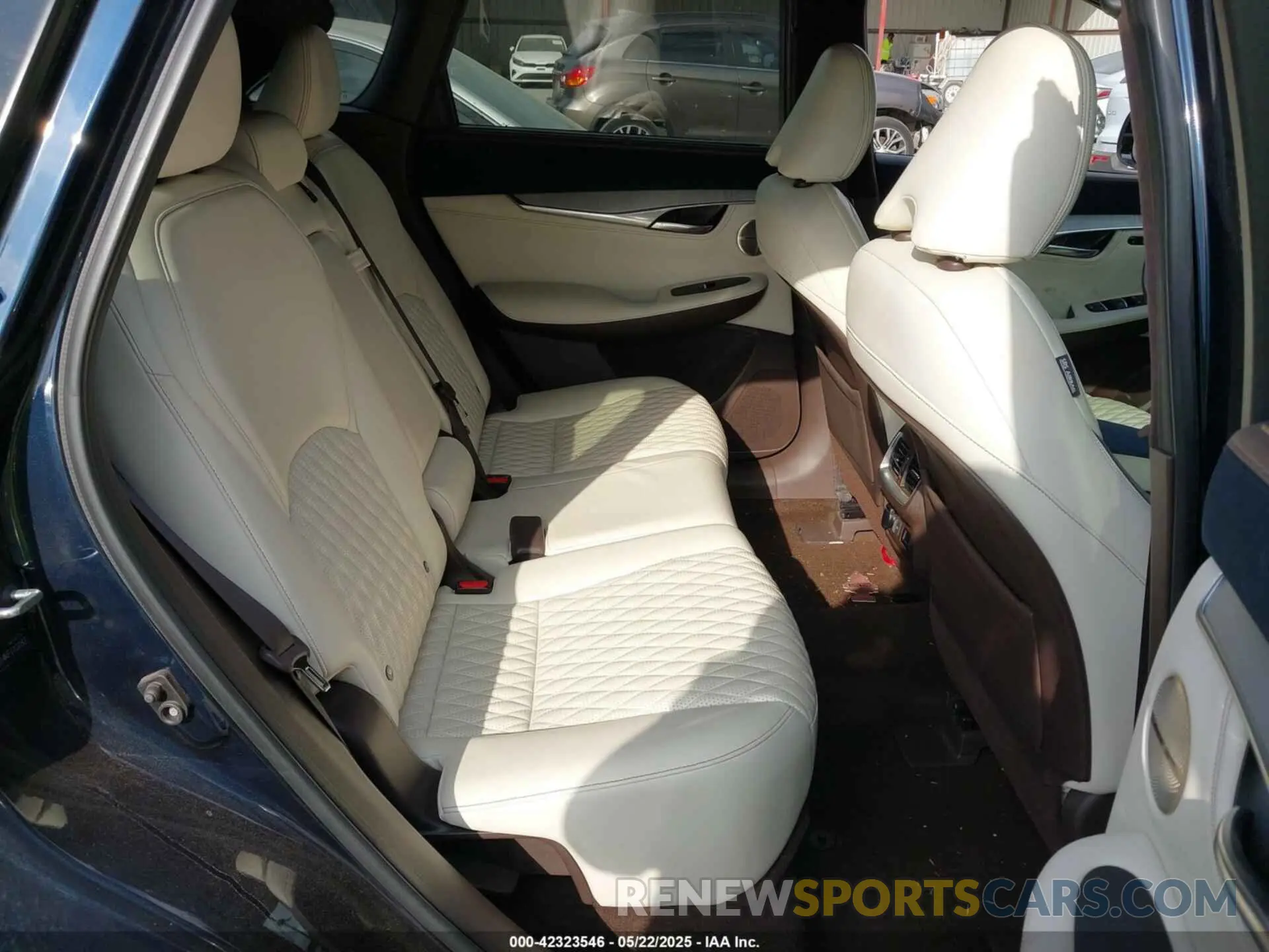 8 Photograph of a damaged car 3PCAJ5M14KF110183 INFINITI QX50 2019