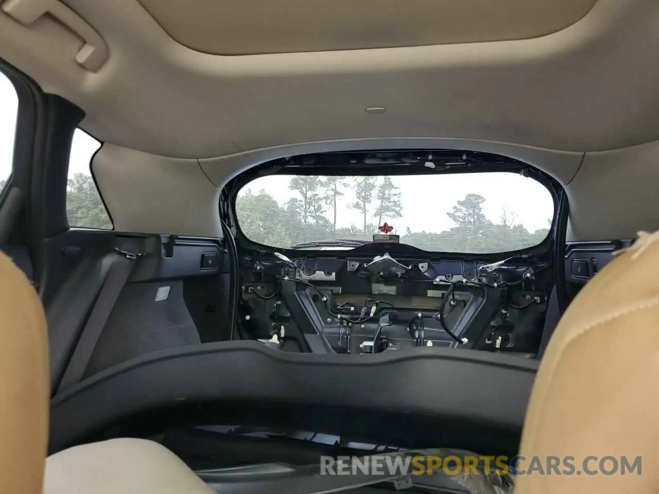 10 Photograph of a damaged car 3PCAJ5M14KF142261 INFINITI QX50 2019