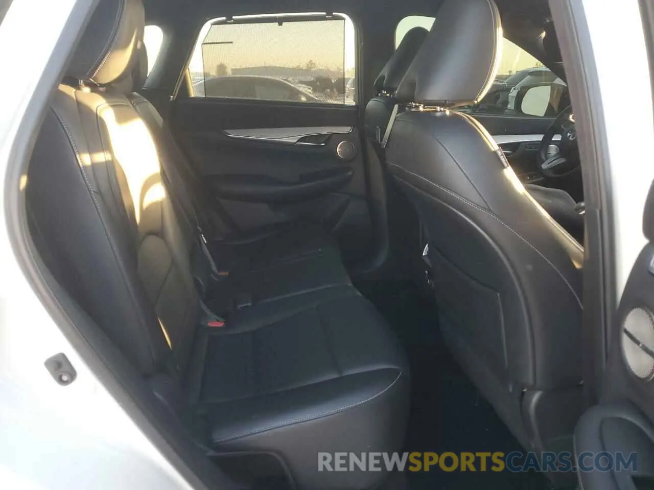 11 Photograph of a damaged car 3PCAJ5M15KF102965 INFINITI QX50 2019