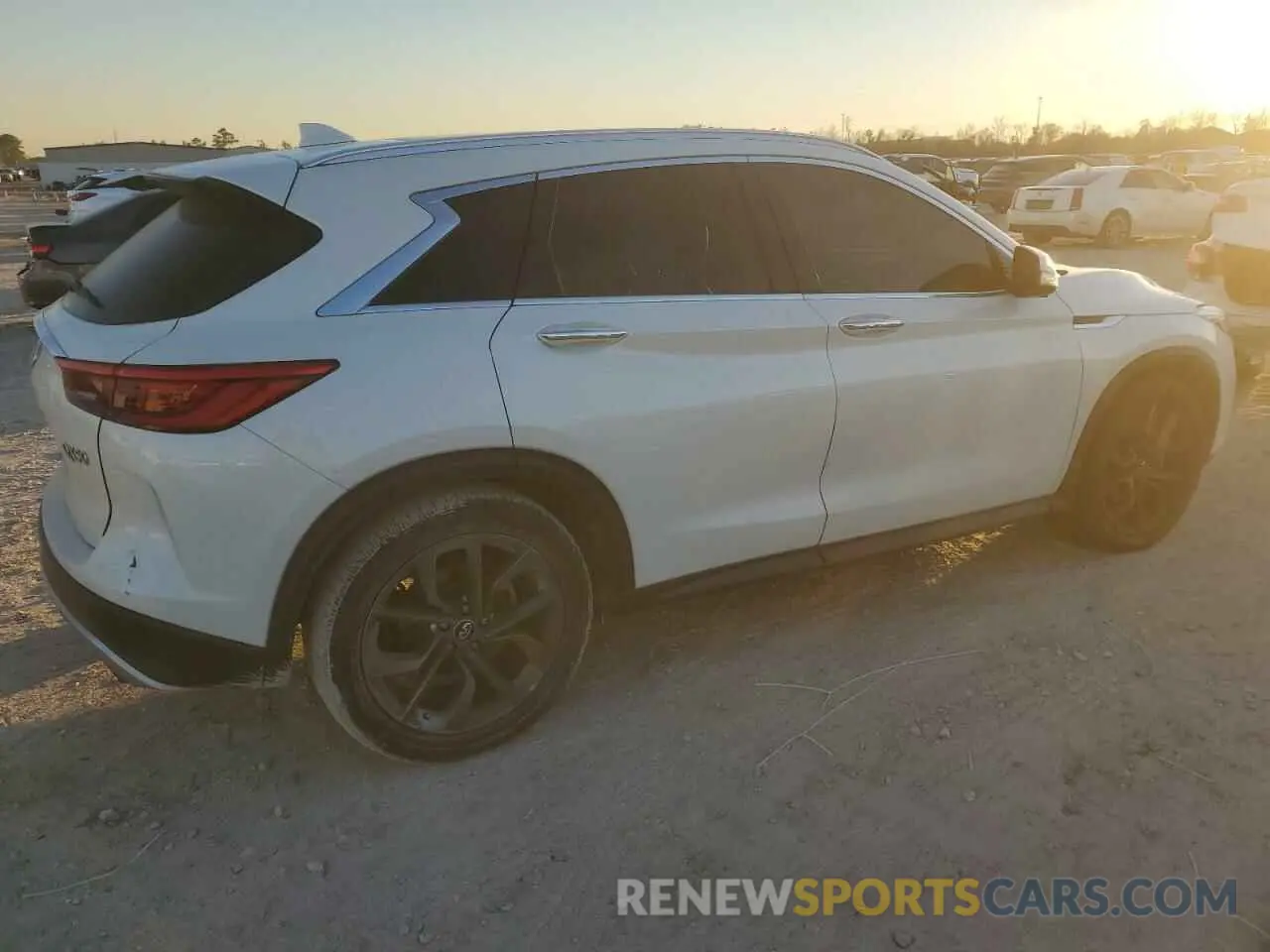 3 Photograph of a damaged car 3PCAJ5M15KF102965 INFINITI QX50 2019