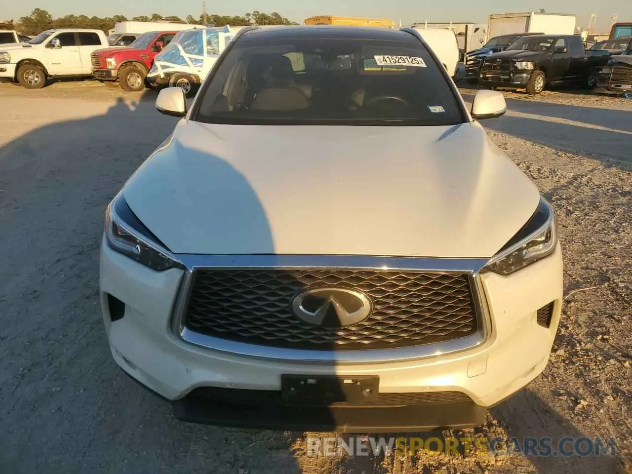 5 Photograph of a damaged car 3PCAJ5M15KF102965 INFINITI QX50 2019