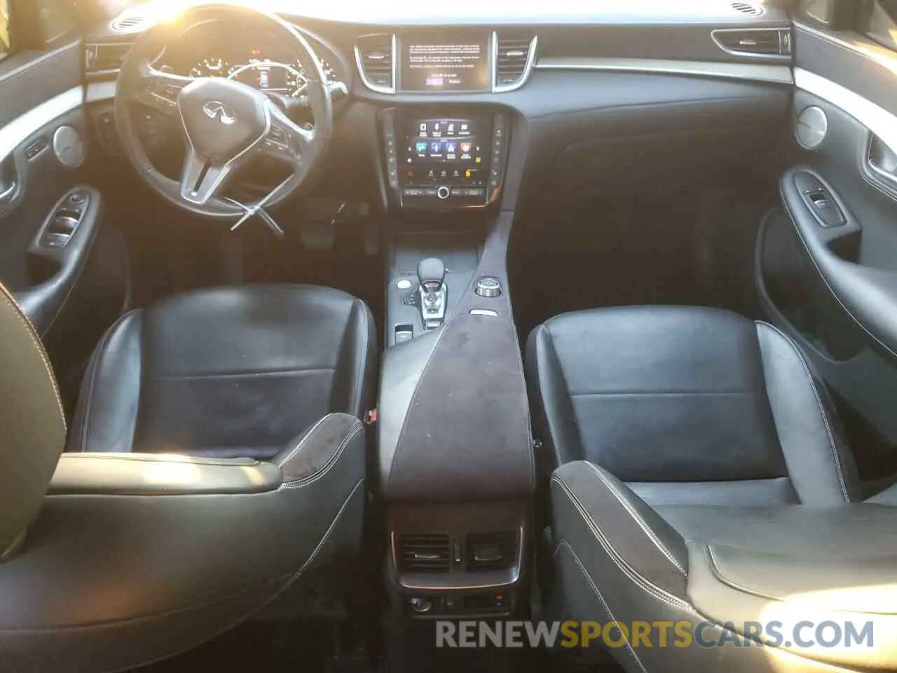 8 Photograph of a damaged car 3PCAJ5M15KF102965 INFINITI QX50 2019