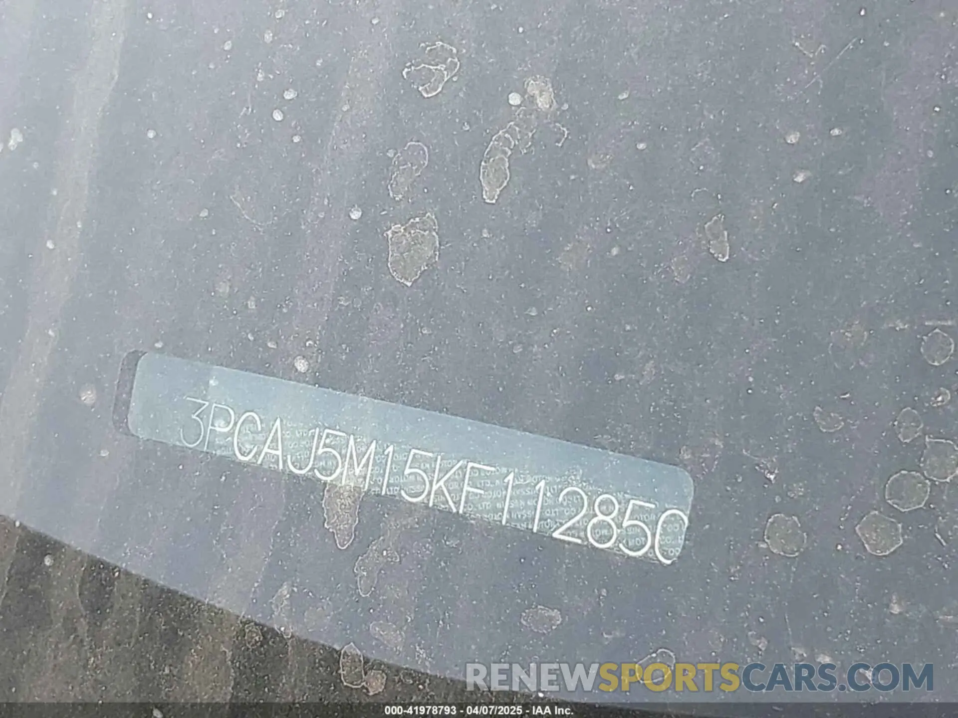 17 Photograph of a damaged car 3PCAJ5M15KF112850 INFINITI QX50 2019