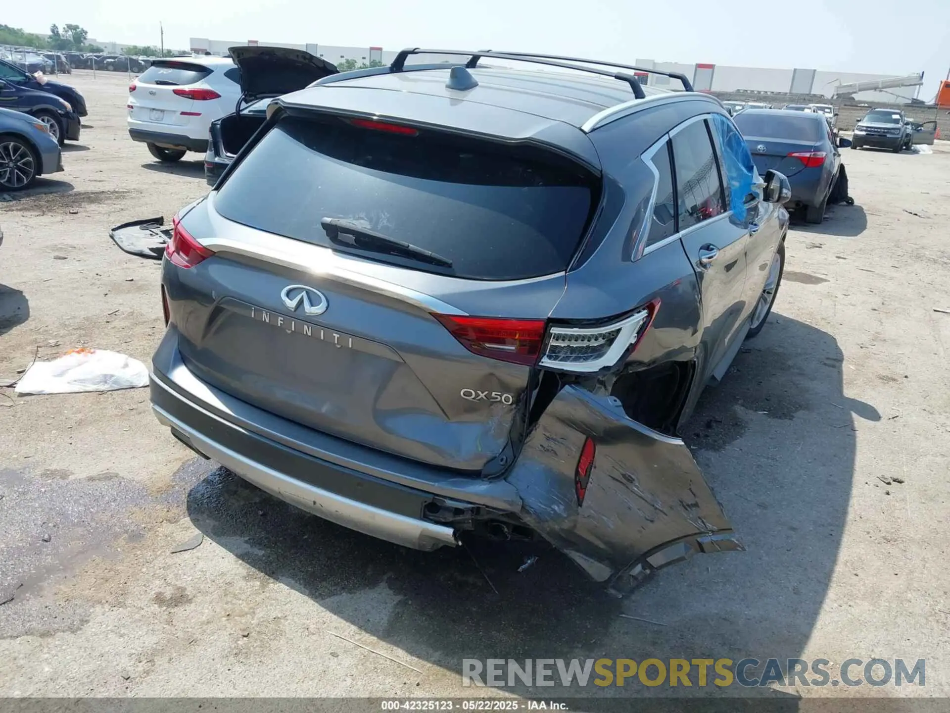 4 Photograph of a damaged car 3PCAJ5M15KF124724 INFINITI QX50 2019