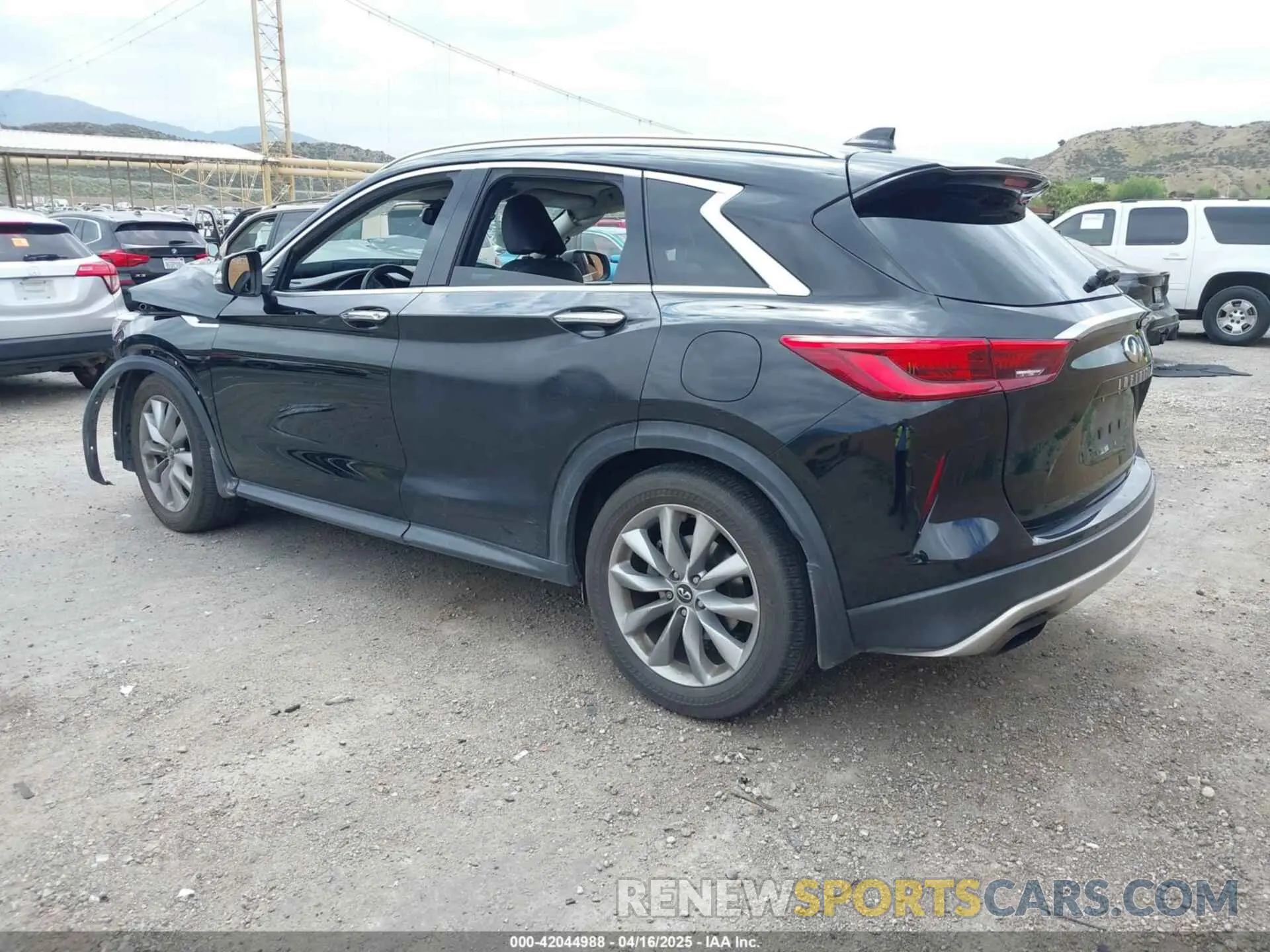 3 Photograph of a damaged car 3PCAJ5M15KF131964 INFINITI QX50 2019