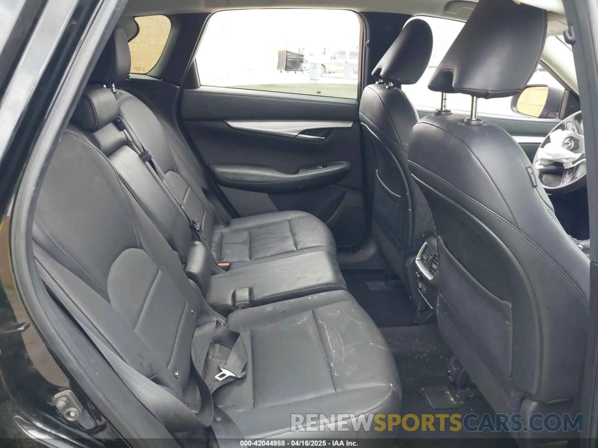 8 Photograph of a damaged car 3PCAJ5M15KF131964 INFINITI QX50 2019