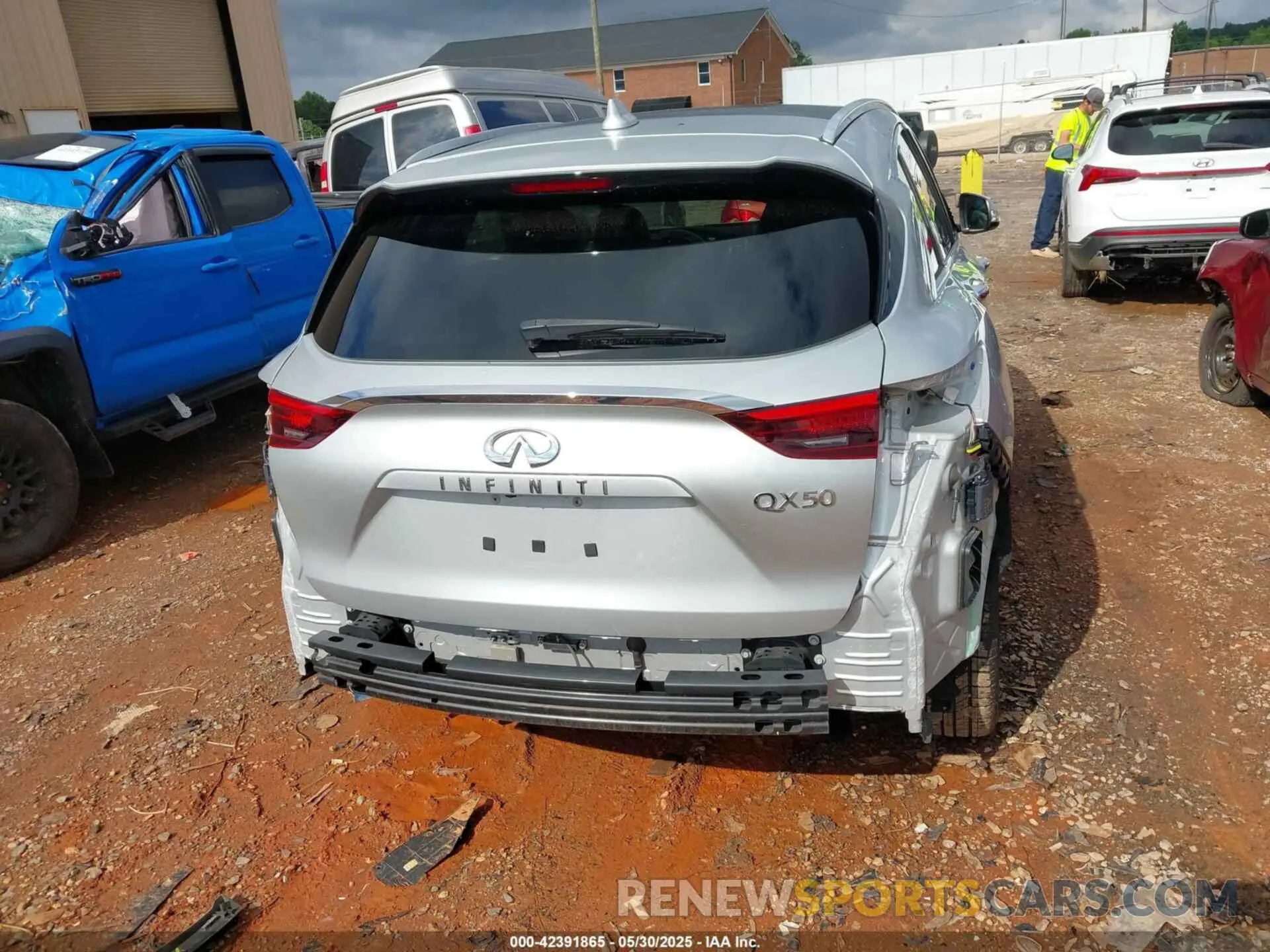 17 Photograph of a damaged car 3PCAJ5M15KF147078 INFINITI QX50 2019