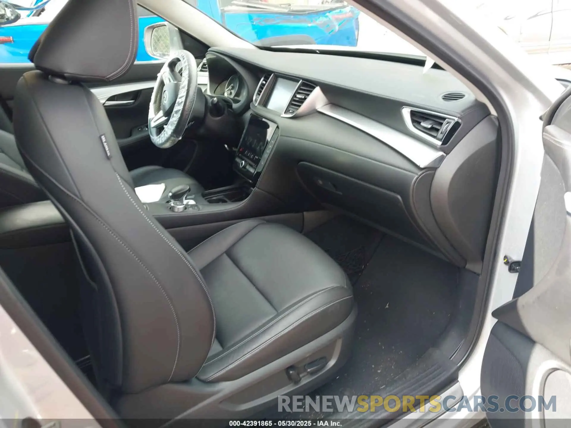 5 Photograph of a damaged car 3PCAJ5M15KF147078 INFINITI QX50 2019