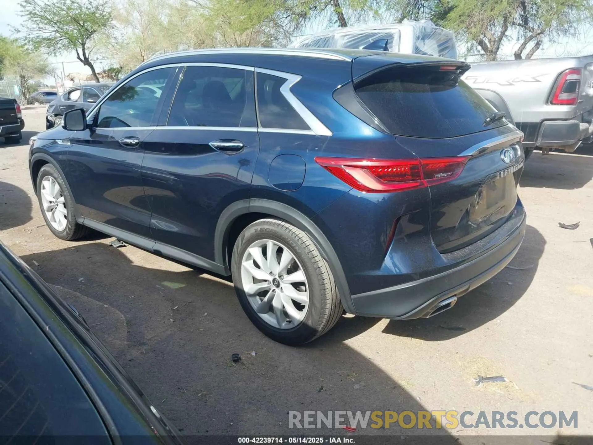 3 Photograph of a damaged car 3PCAJ5M16KF104787 INFINITI QX50 2019