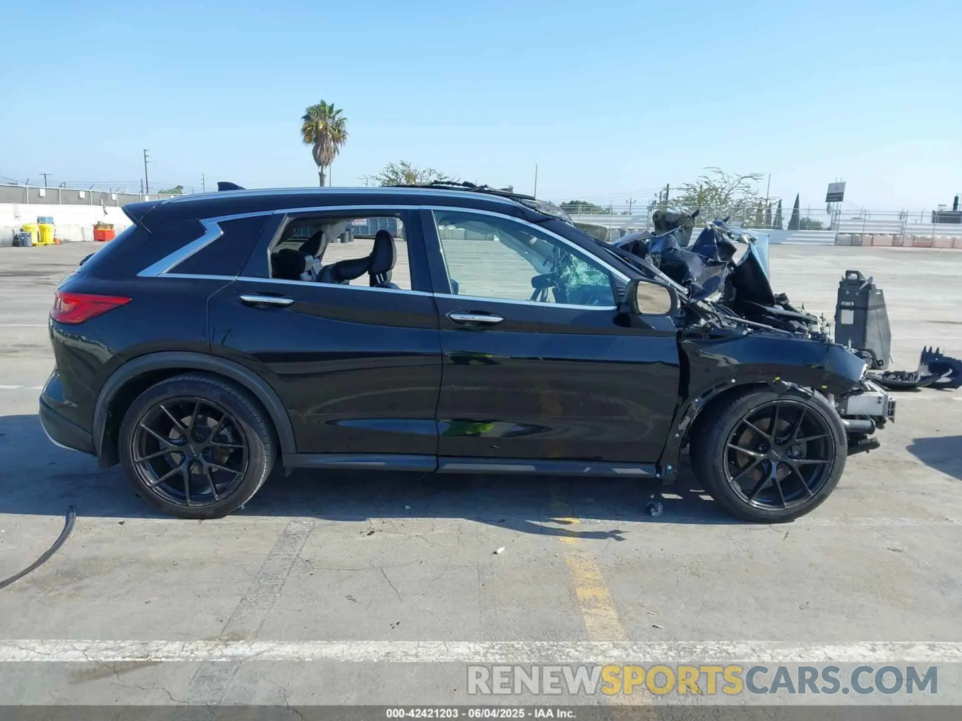 13 Photograph of a damaged car 3PCAJ5M16KF116275 INFINITI QX50 2019